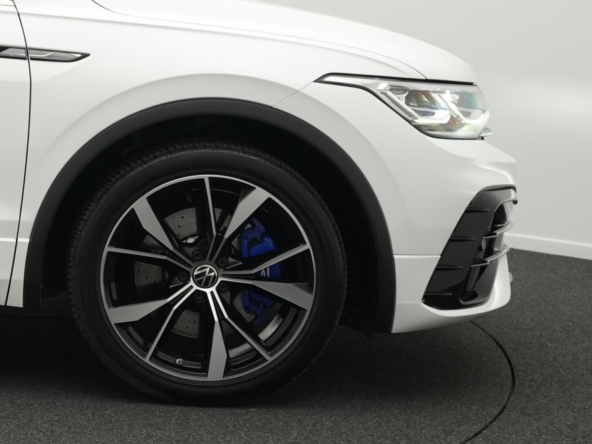VW Tiguan 2.0 TSI R 4Motion OPF (2023) - Photo 6