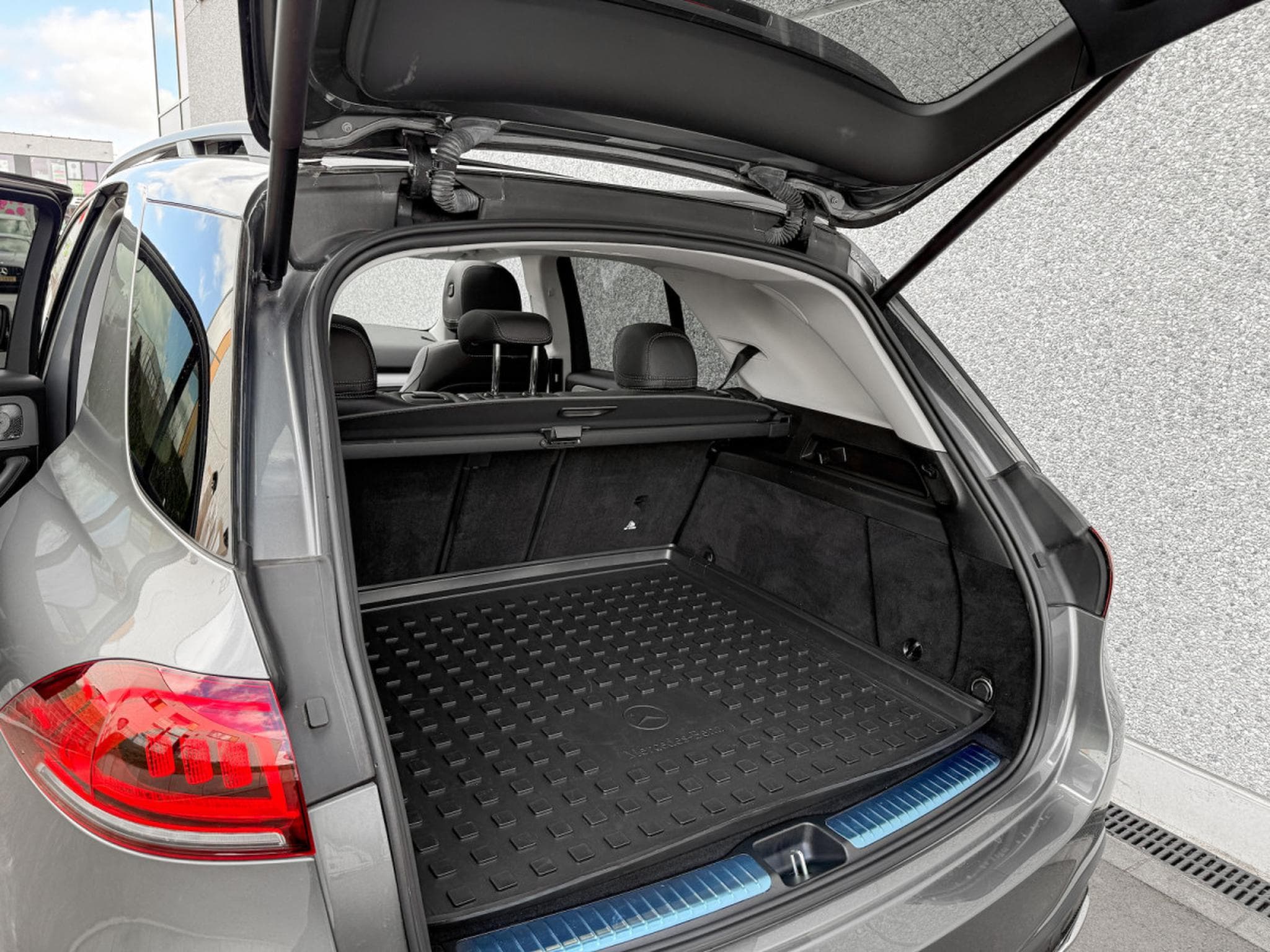 Mercedes GLE 400 D AMG/ 4Matic /AMG/PANORAMA/ BURMESTER/360/ (2023) - Photo 23