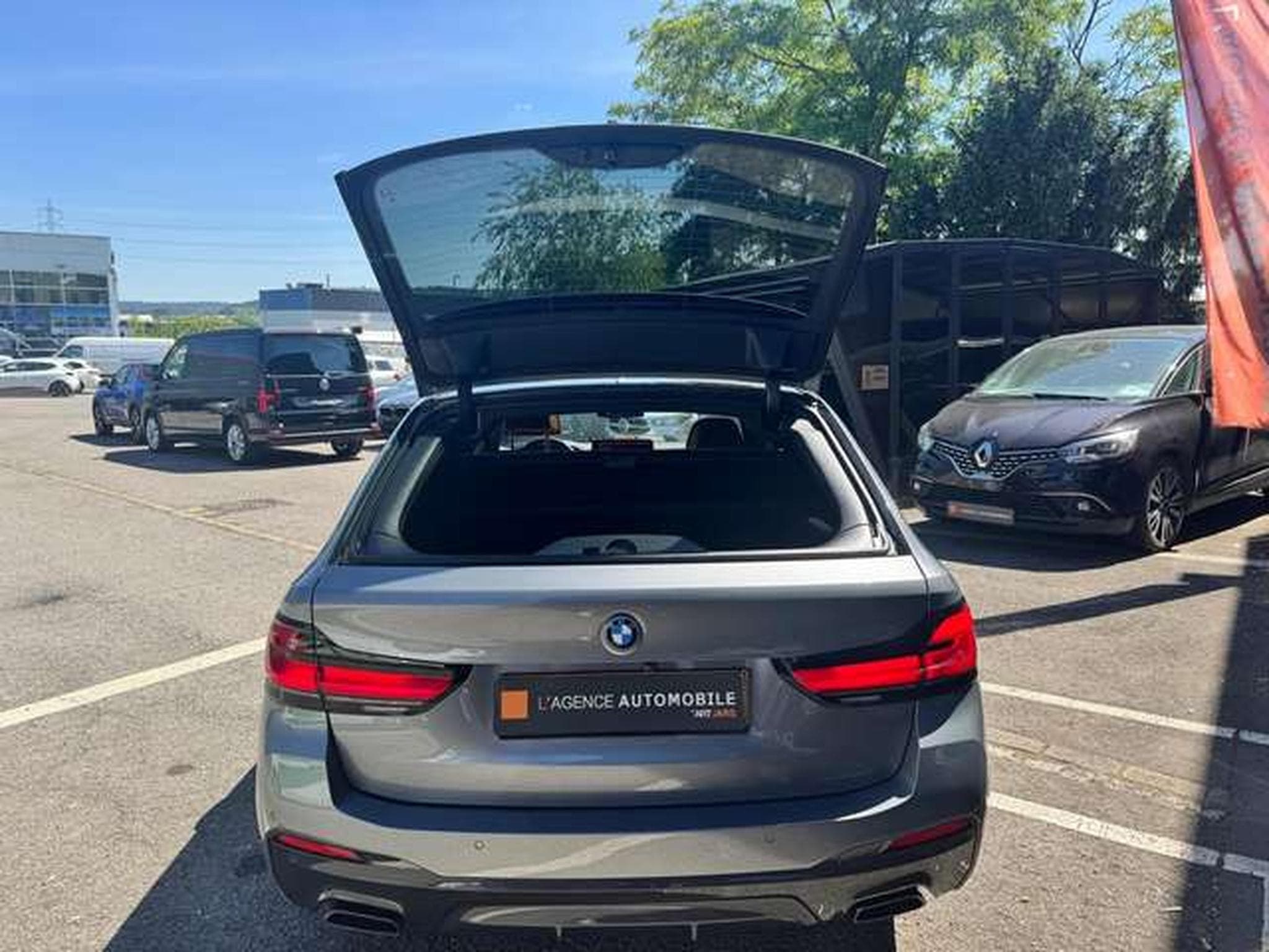BMW 530 530e Touring Aut. M Sport (2023) - Photo 34