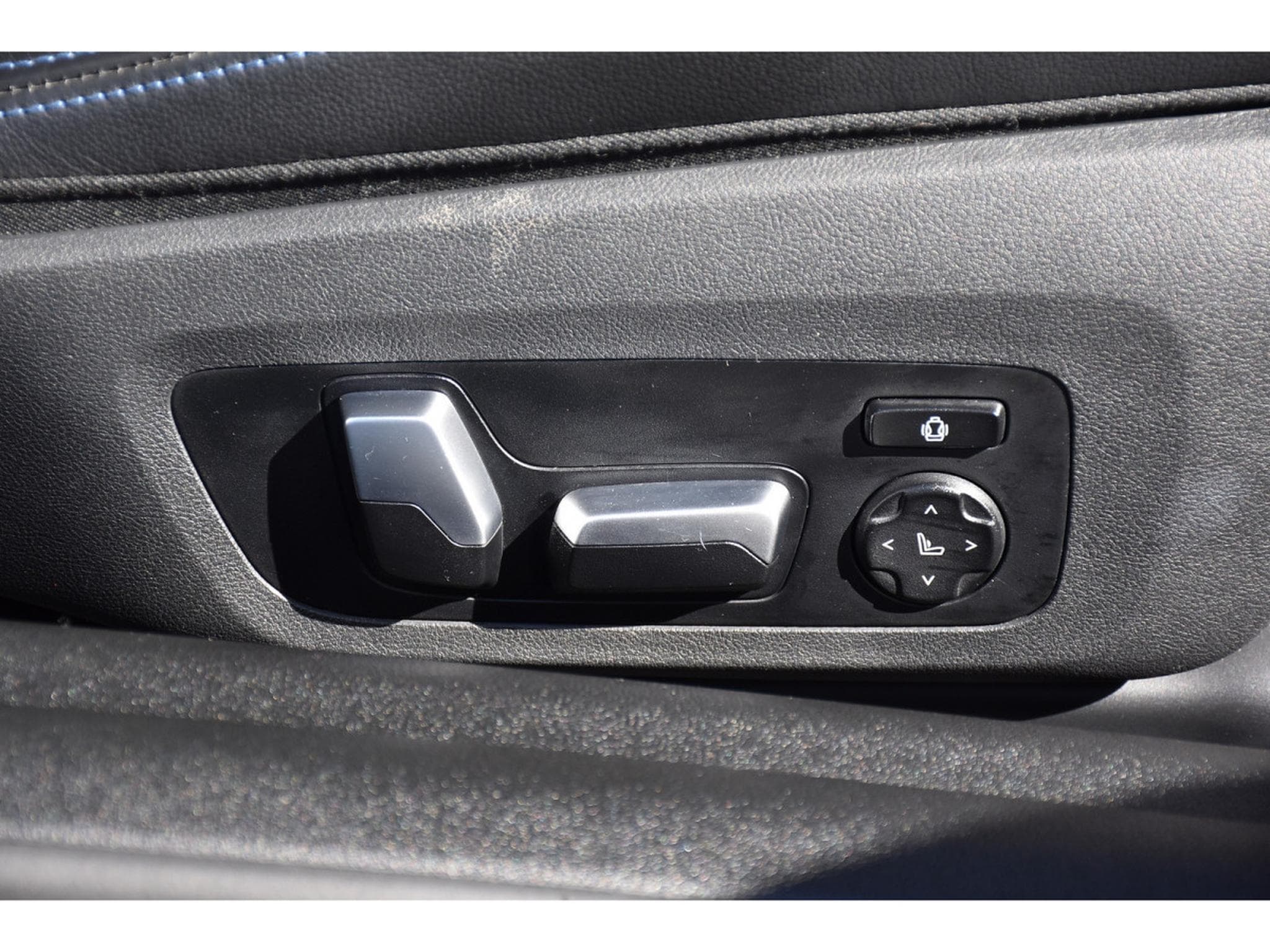 BMW M440 i xDrive Coupe CUIR MEMO HUD H/K CAM360 LASER ATT RMQ 1°MAIN (2021) - Photo 19