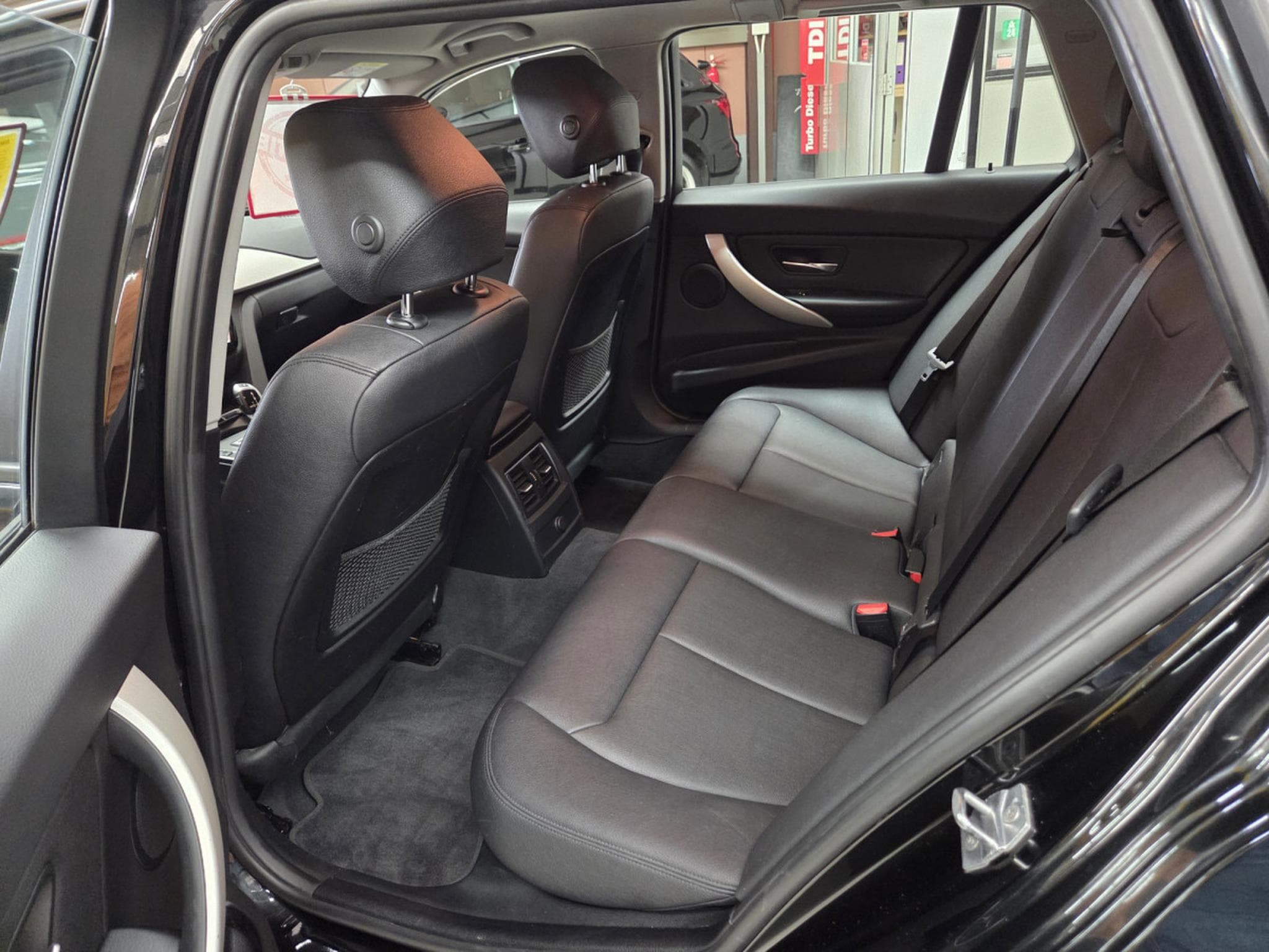 BMW 318 dA 136CV (2019) - Photo 20