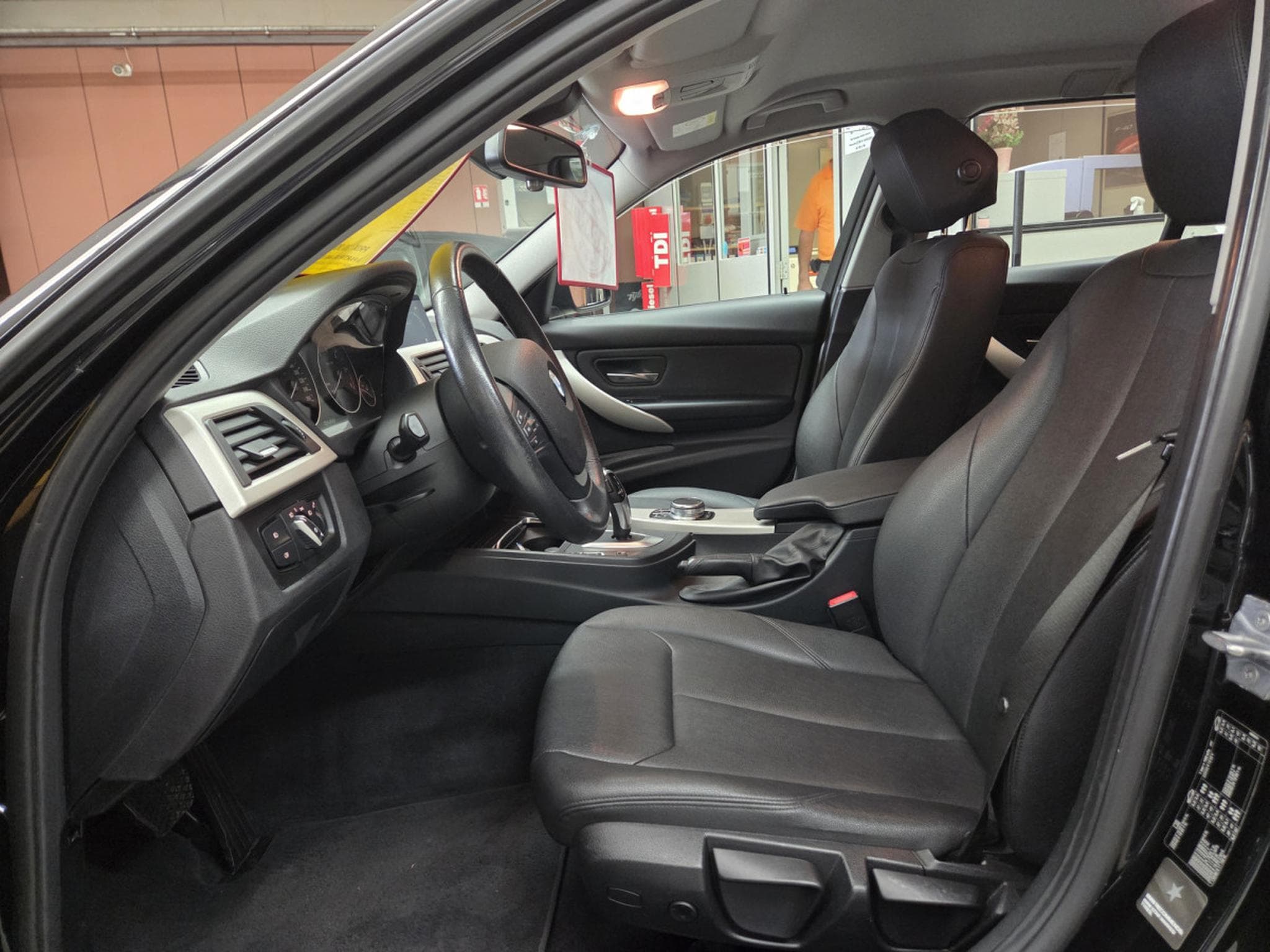 BMW 318 dA 136CV (2019) - Photo 9