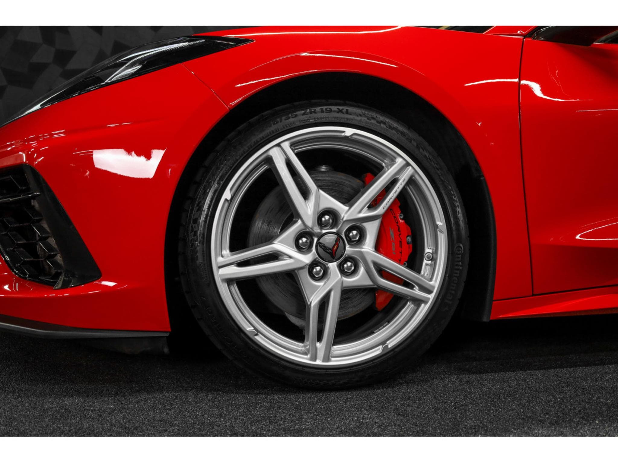 Chevrolet Corvette C8 STINGRAY TARGA 6.2 V8 2LT - PACK PERFORMANCE Z51 - AKRAPO (2023) - Photo 12