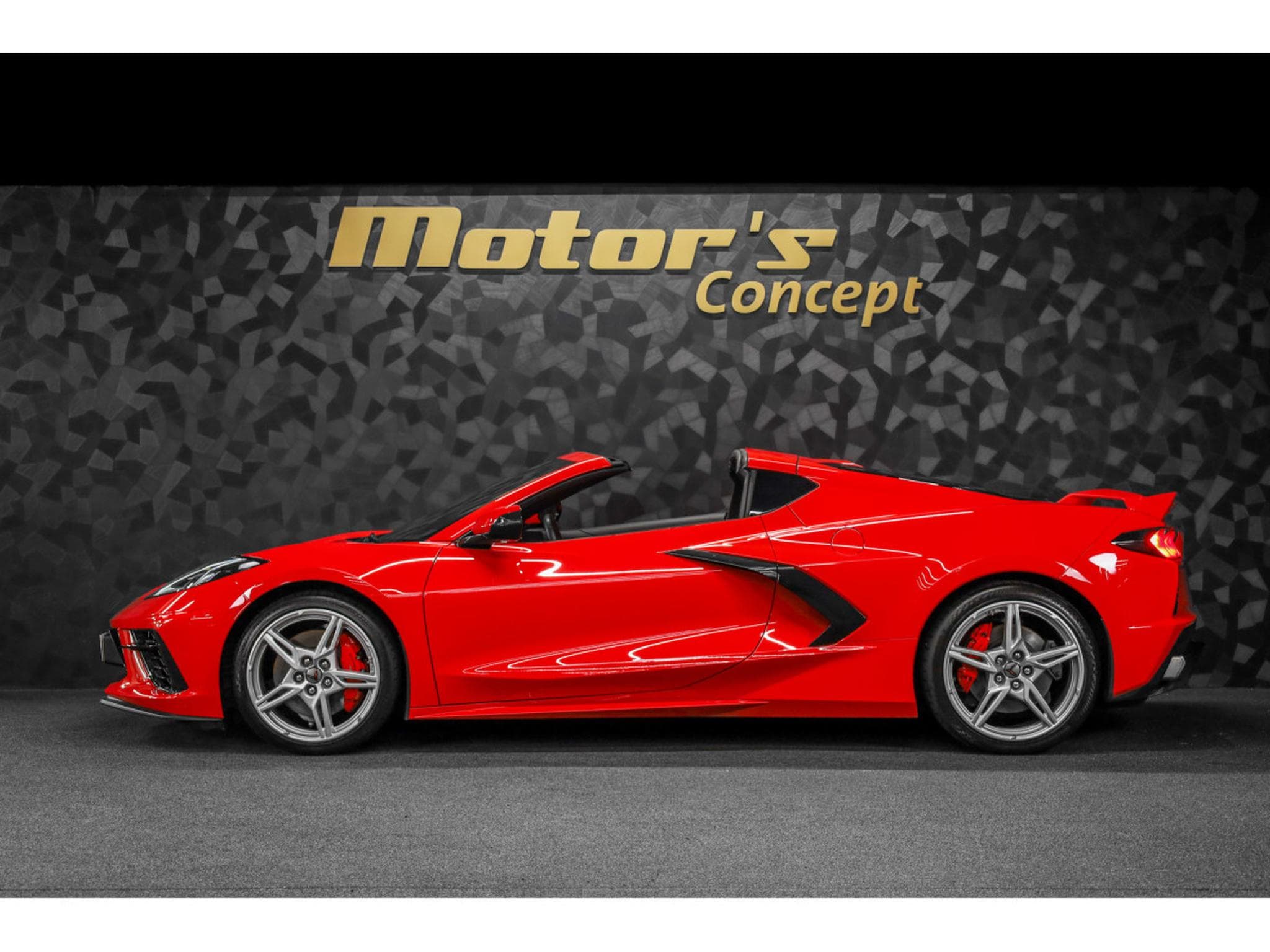 Chevrolet Corvette C8 STINGRAY TARGA 6.2 V8 2LT - PACK PERFORMANCE Z51 - AKRAPO (2023) - Photo 2