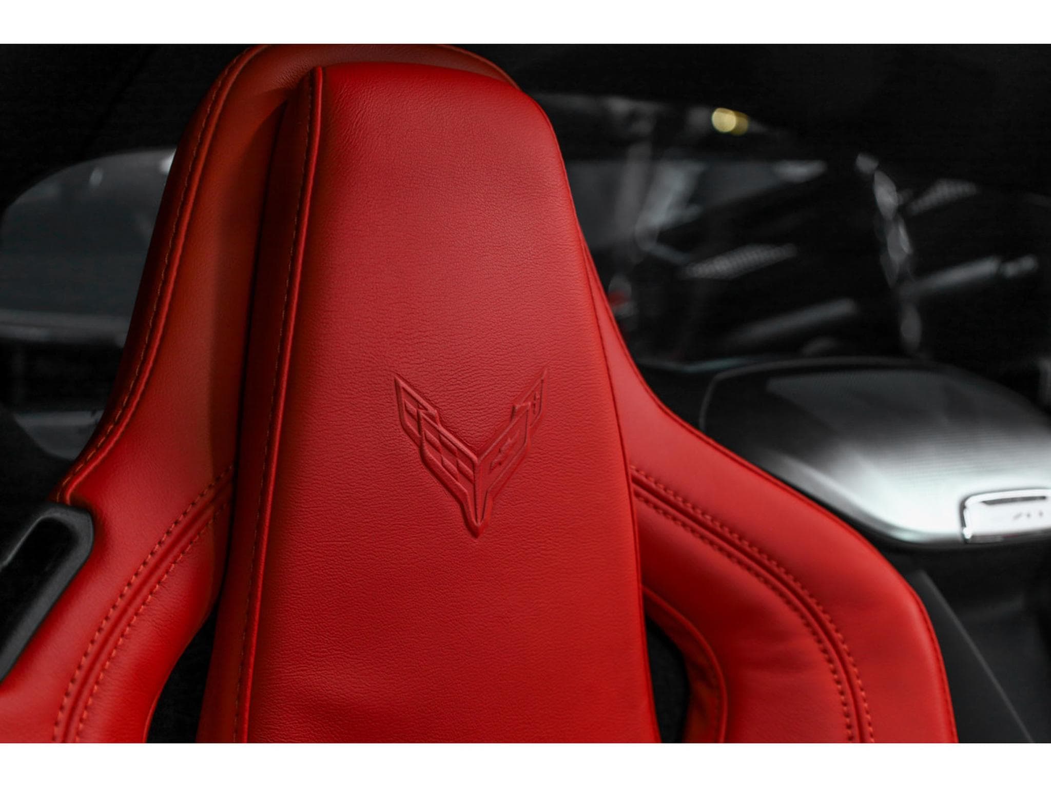 Chevrolet Corvette C8 STINGRAY TARGA 6.2 V8 2LT - PACK PERFORMANCE Z51 - AKRAPO (2023) - Photo 24