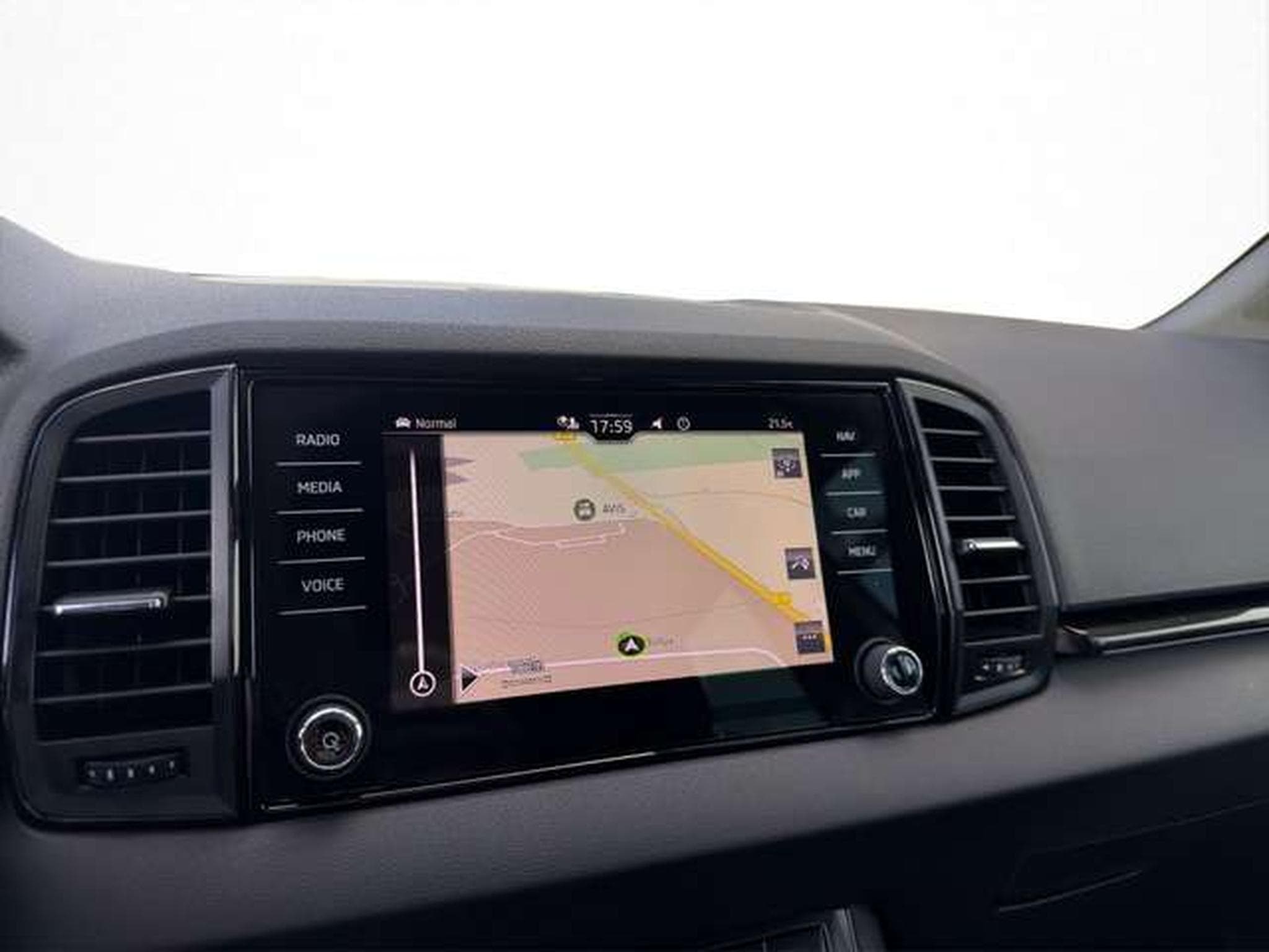 Skoda Karoq Sportline 4x4/AHK/Winter plus/Leder (2022) - Photo 10