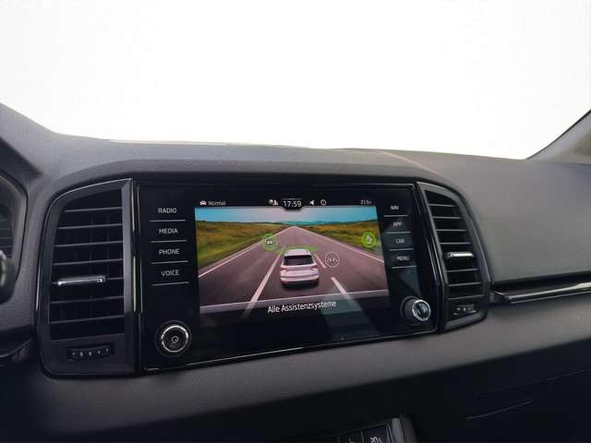 Skoda Karoq Sportline 4x4/AHK/Winter plus/Leder (2022) - Photo 21