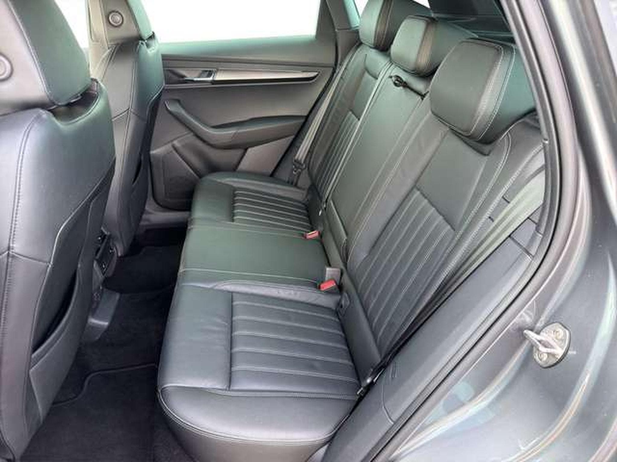 Skoda Karoq Sportline 4x4/AHK/Winter plus/Leder (2022) - Photo 26