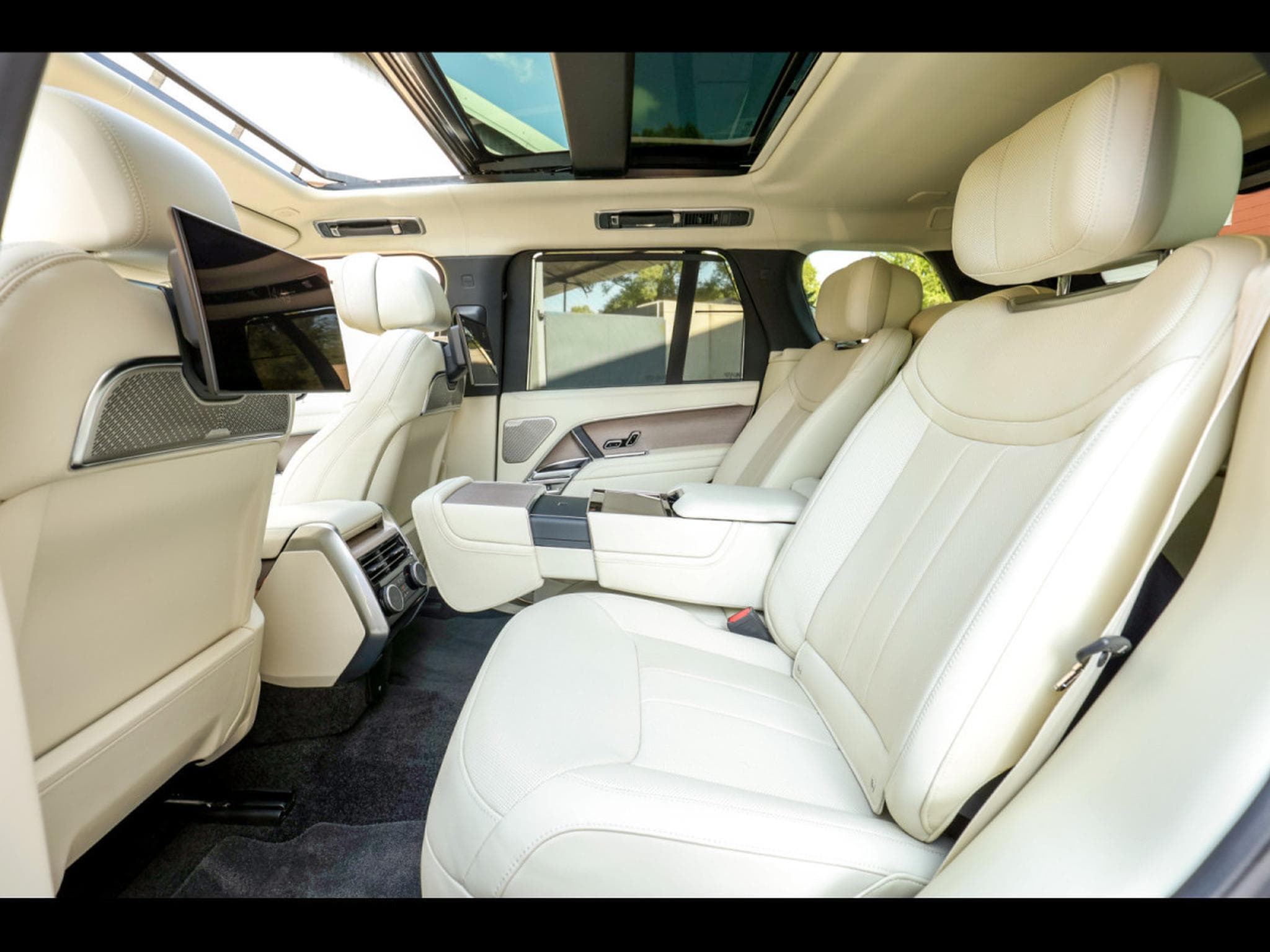 Land-Rover Range Rover 4.4 P530 FIRST EDITION SWB AWD (2022) - Photo 13