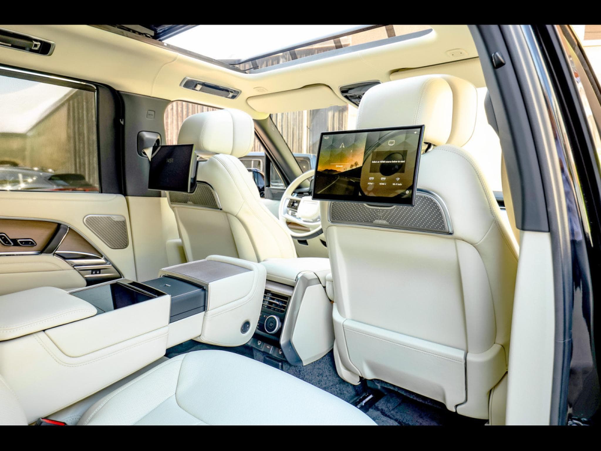 Land-Rover Range Rover 4.4 P530 FIRST EDITION SWB AWD (2022) - Photo 14