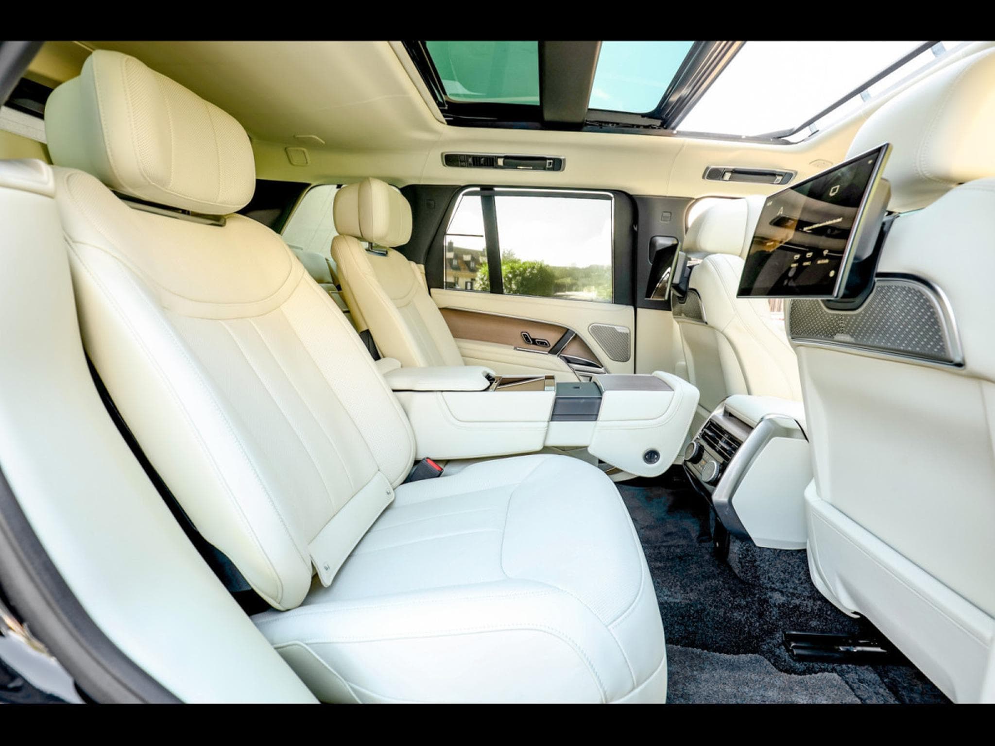 Land-Rover Range Rover 4.4 P530 FIRST EDITION SWB AWD (2022) - Photo 17