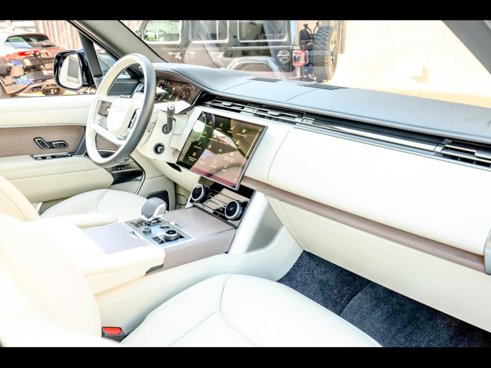 Land-Rover Range Rover 4.4 P530 FIRST EDITION SWB AWD (2022) - Photo 21