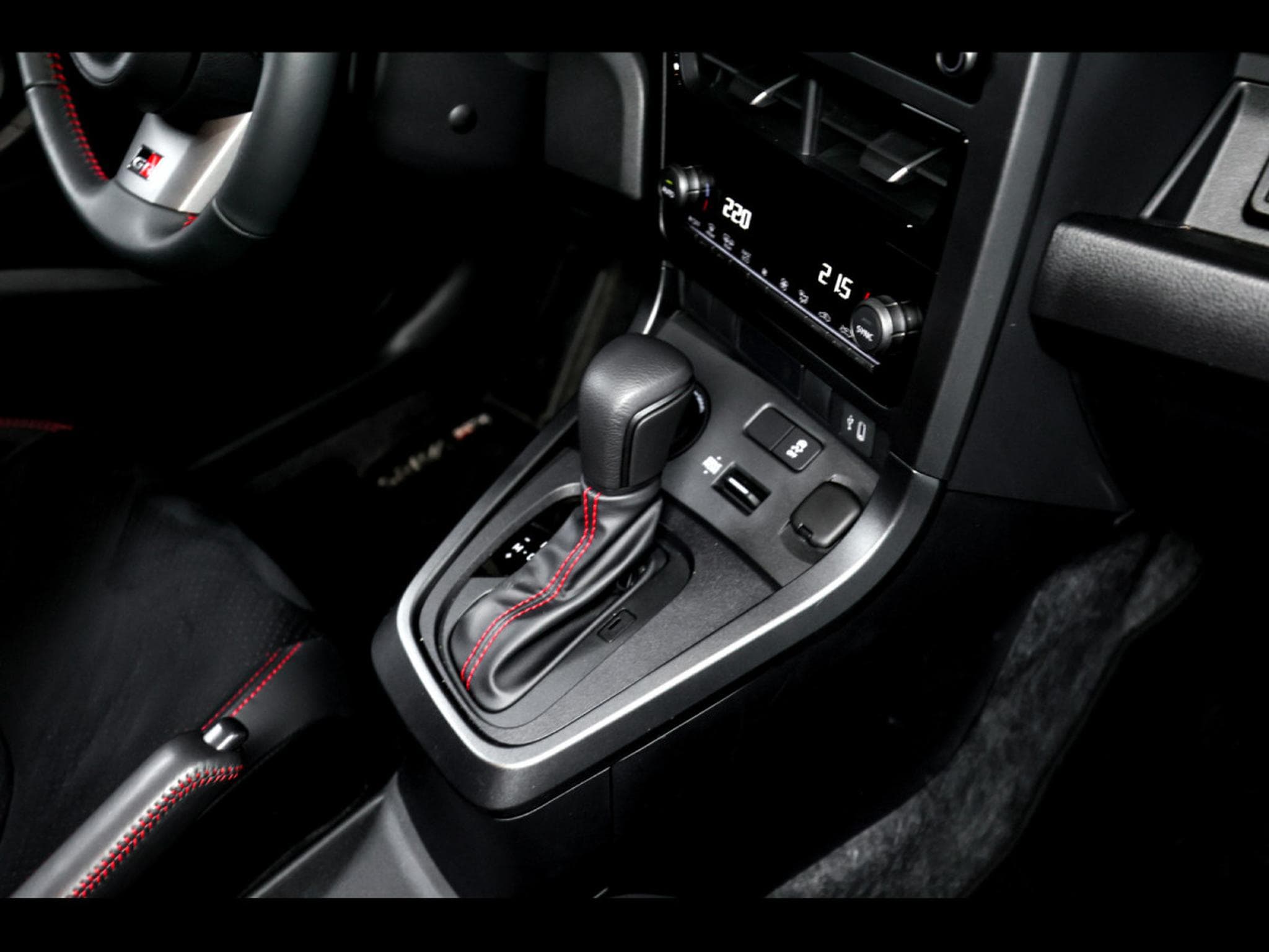 Toyota Yaris GR-FOUR 1.6 TURBO AUTO – PACK TRACK - FACELIFT (2025) - Photo 14