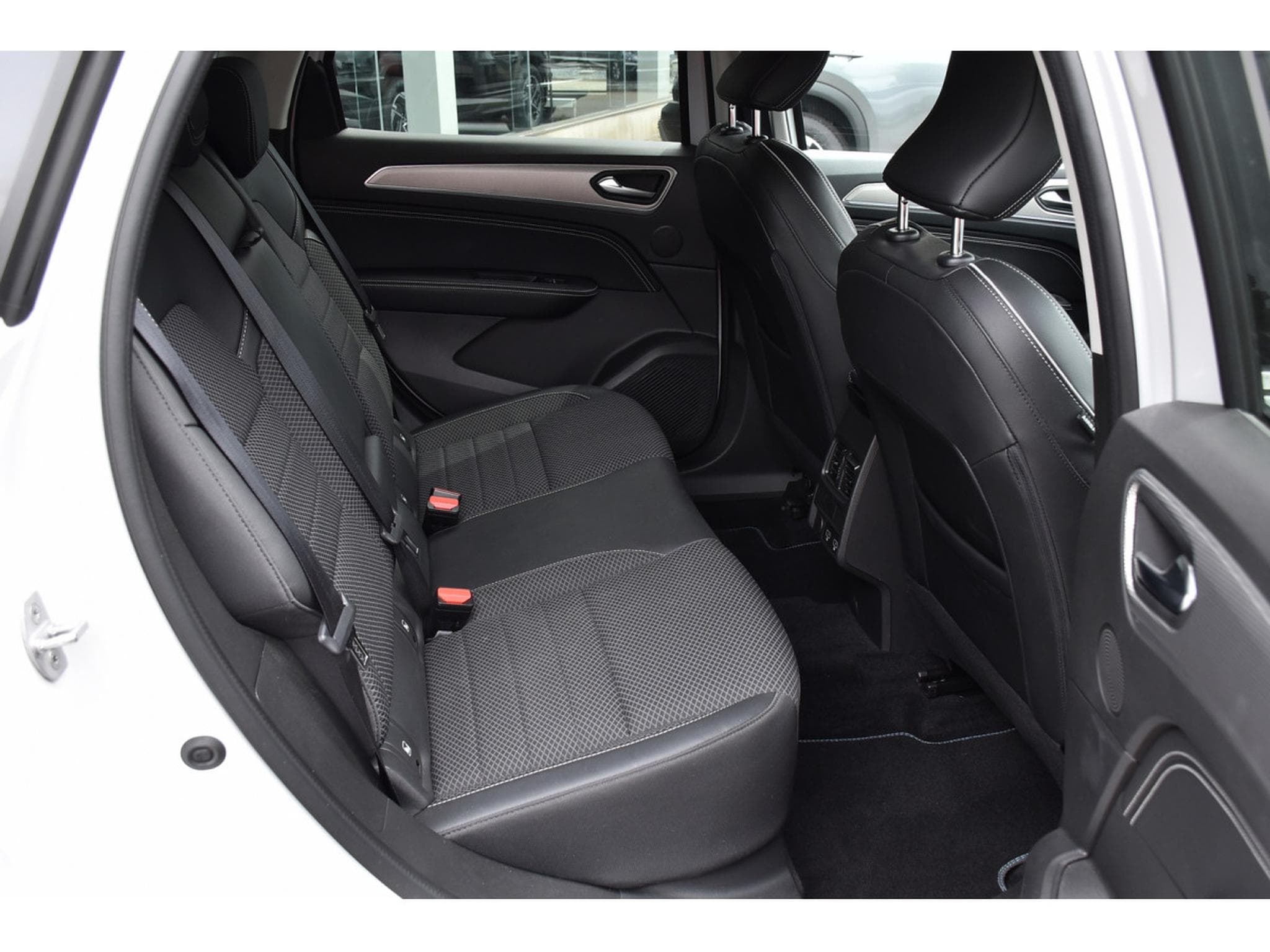 Renault Arkana 1.6 E-TECH HEV Techno EDC CUIR GPS LANE SIDE CAM (2023) - Foto 8