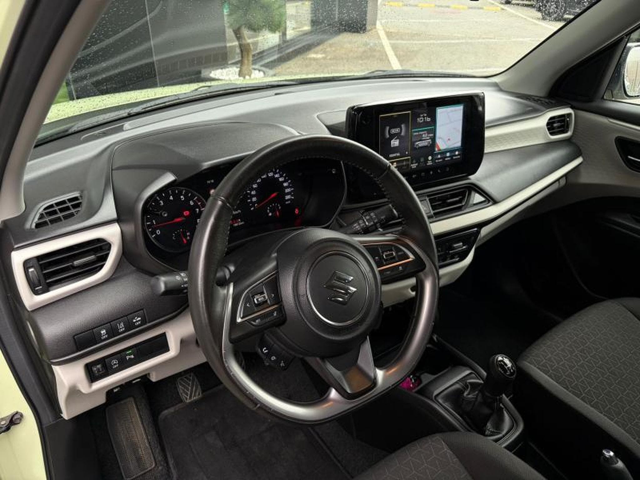 Suzuki Swift GL + (2025) - Photo 7