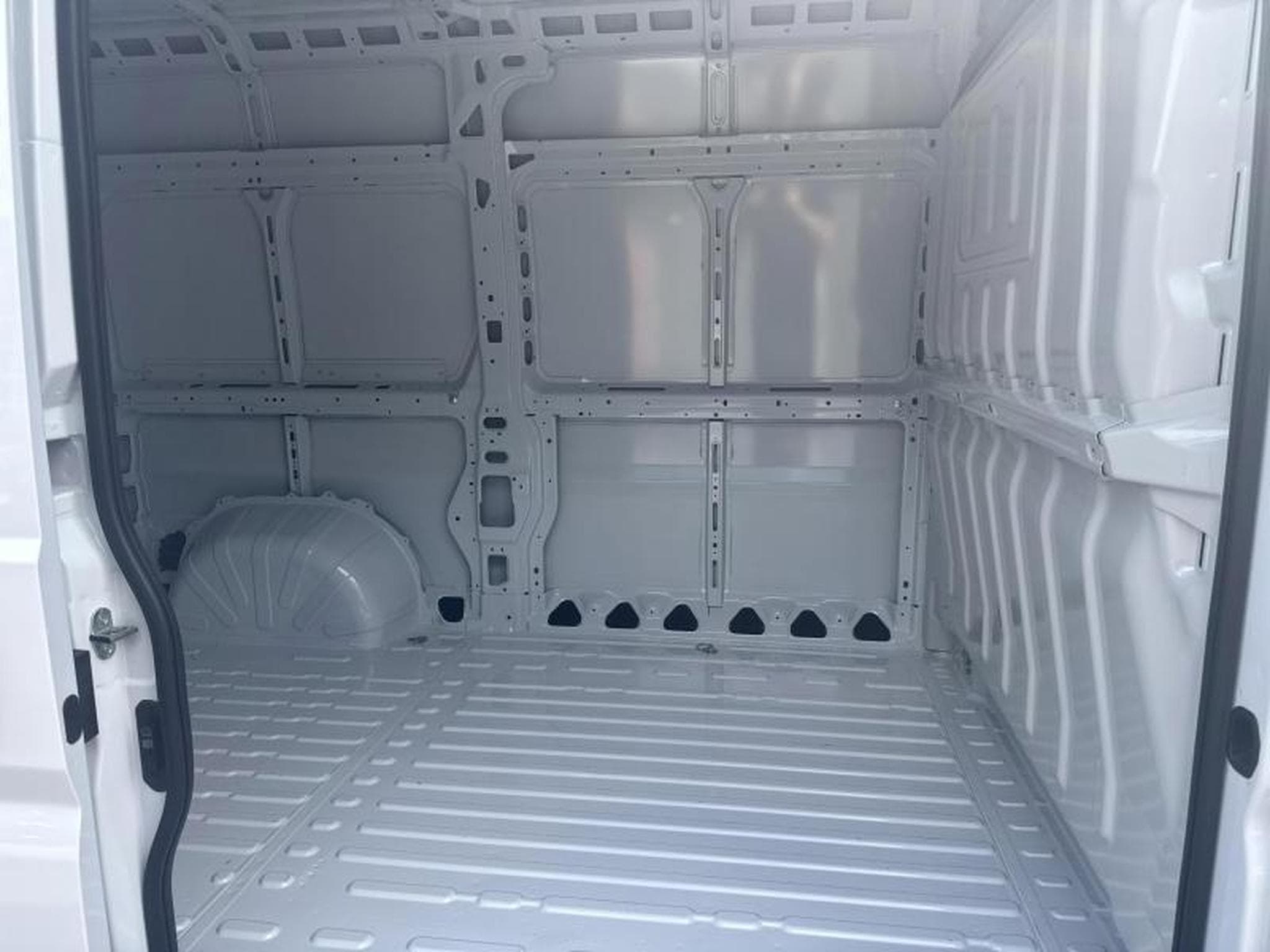 Opel Movano L2H2 (2025) - Photo 10