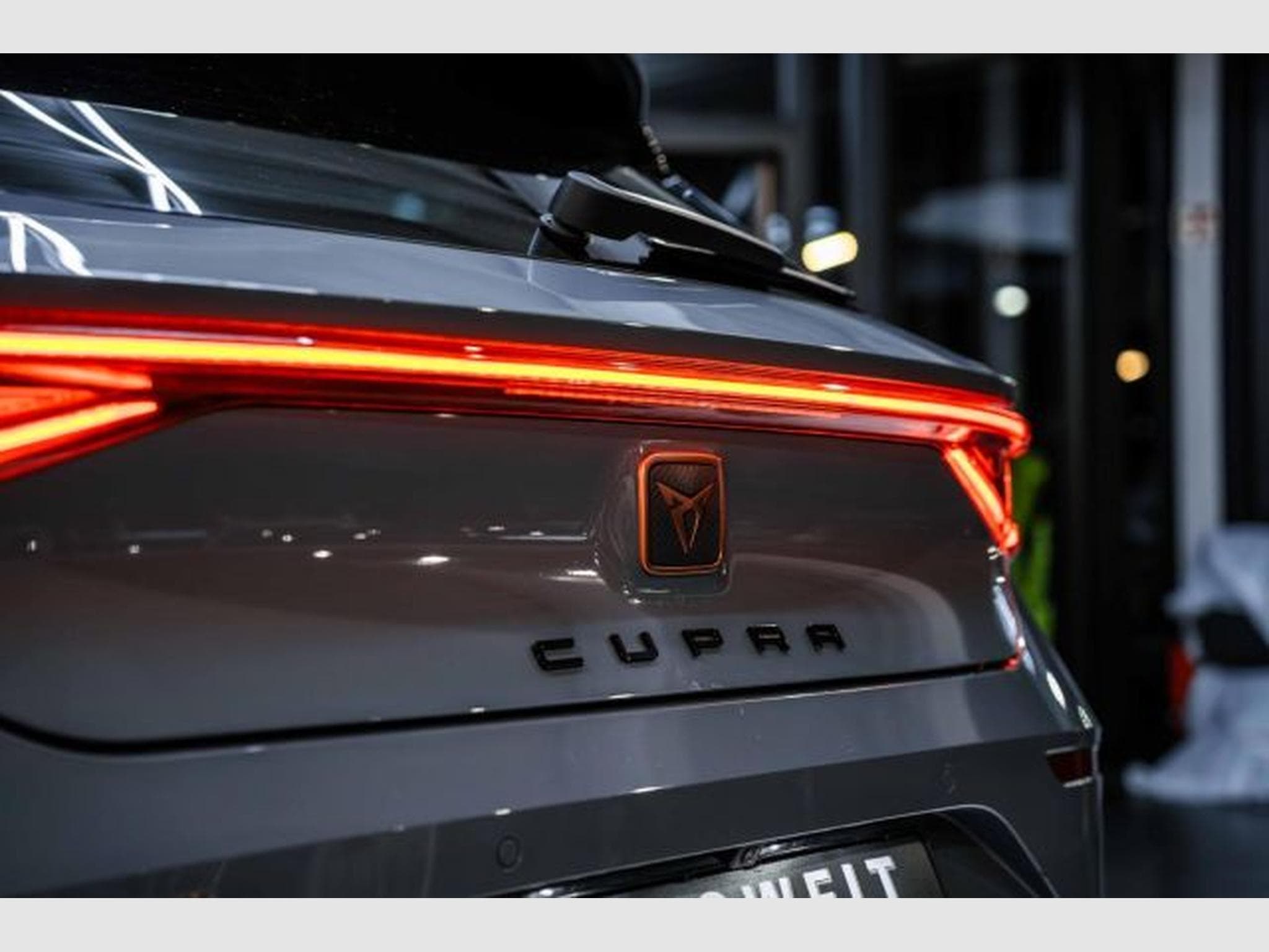 Cupra Leon Leon VZ 1.4 e-Hybrid NAVI LED RFK DriveXL Visio+ (2022) - Photo 13
