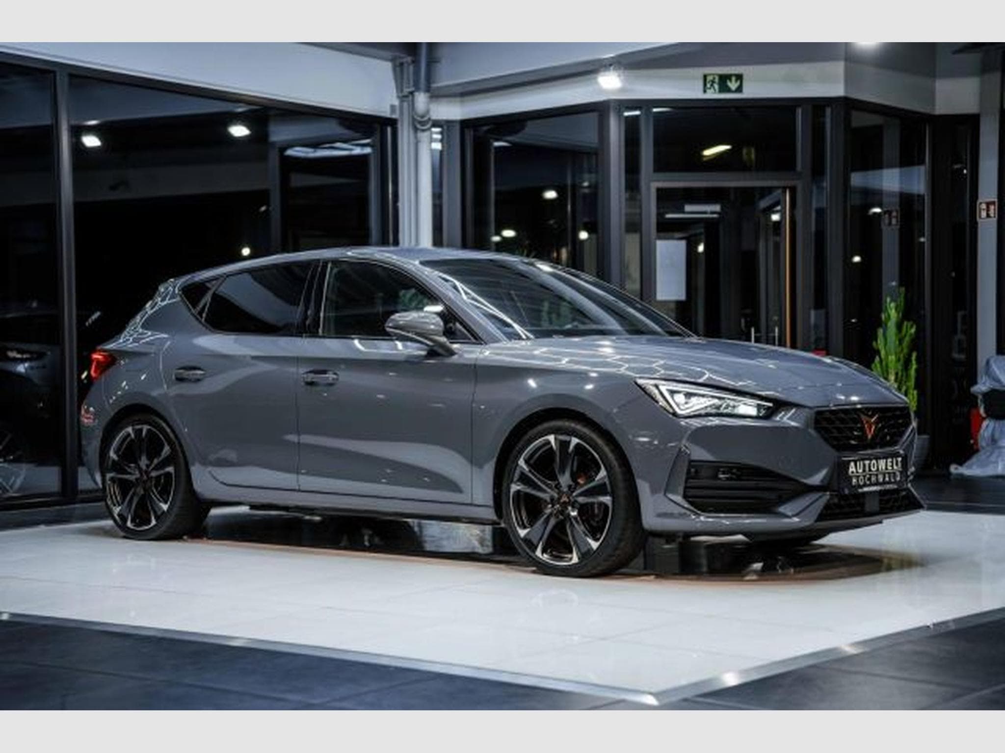 Cupra Leon Leon VZ 1.4 e-Hybrid NAVI LED RFK DriveXL Visio+ (2022) - Photo 6
