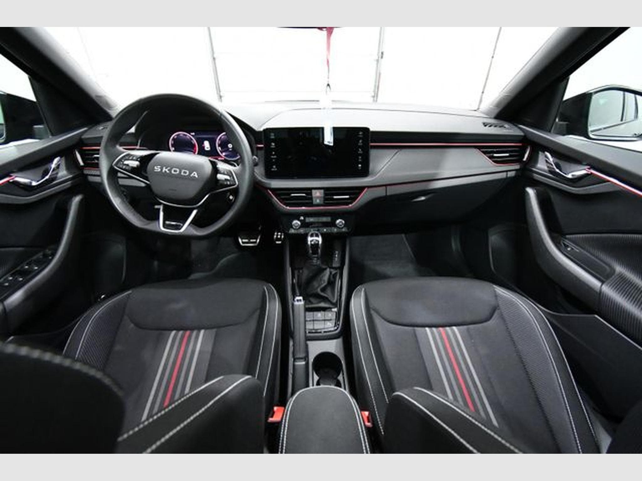 Skoda Kamiq Kamiq Monte Carlo, Pano., 17", Navi, R-View (2025) - Photo 8