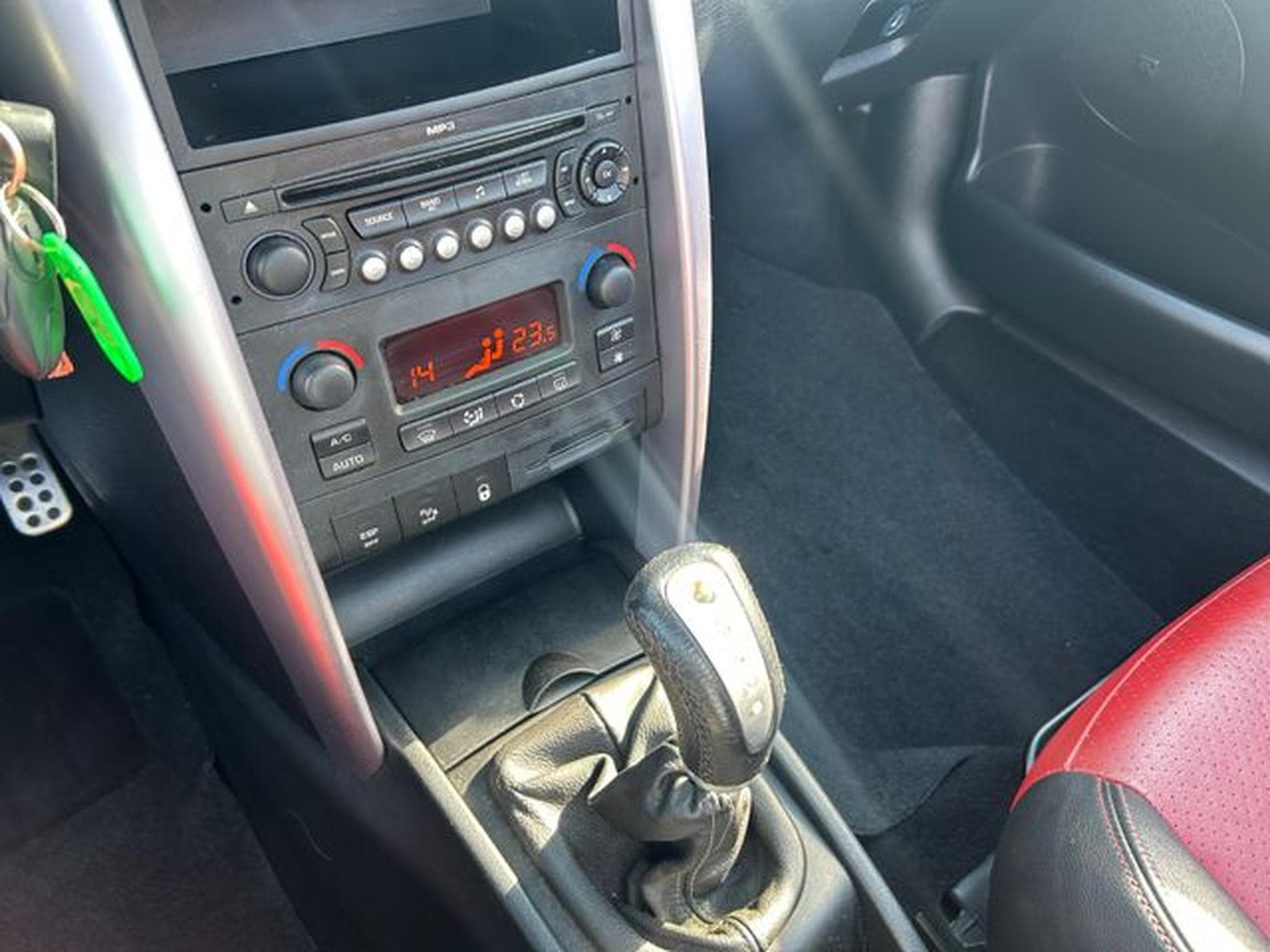 Peugeot 207 207 CC Sport 1.6 *Vollleder*Standheizung* (2007) - Foto 12