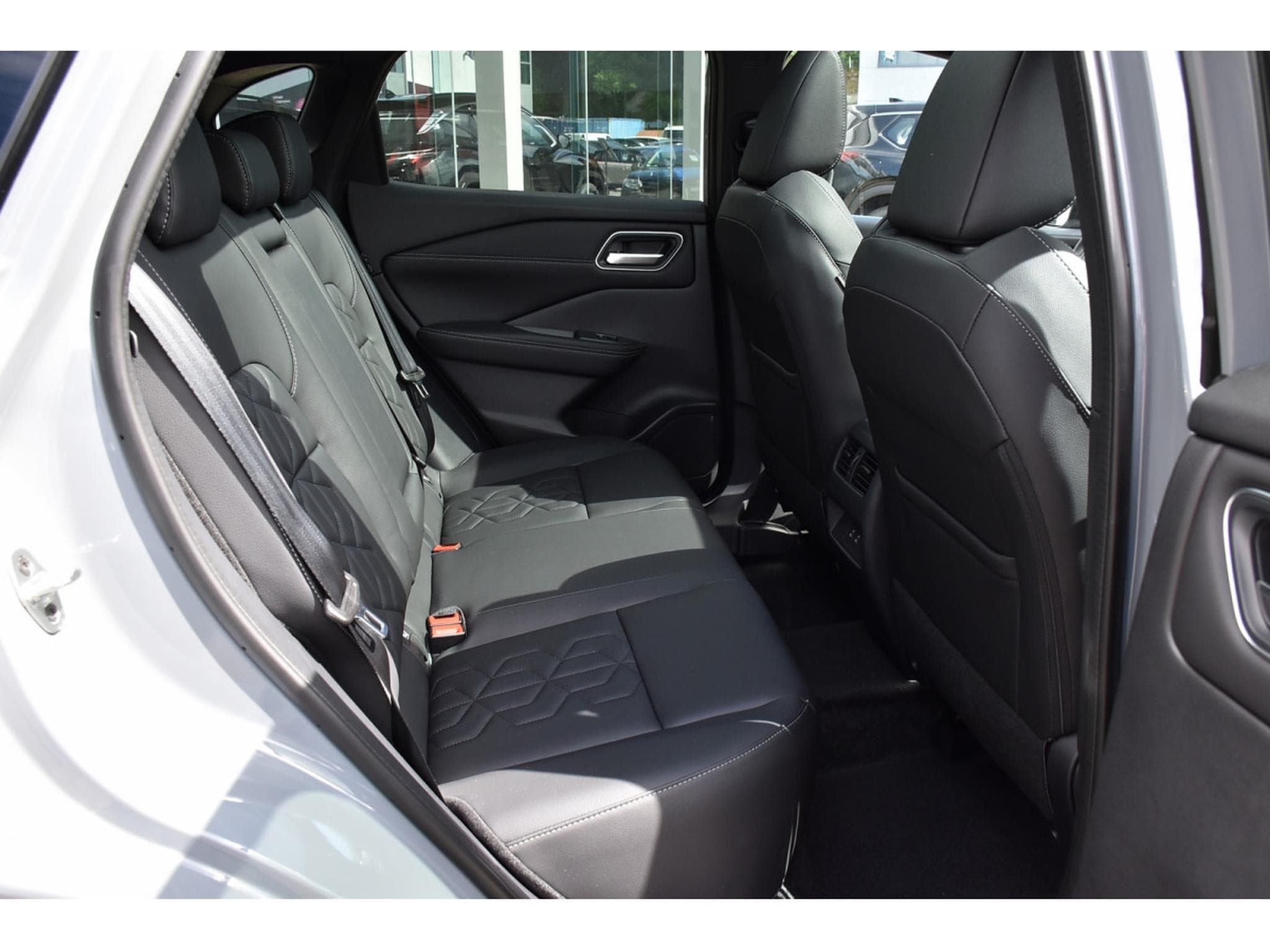 Nissan Qashqai 1.3 DIG-T MHEV Tekna Xtronic CUIR MEMO BOSE PANO NEUF (2025) - Foto 8