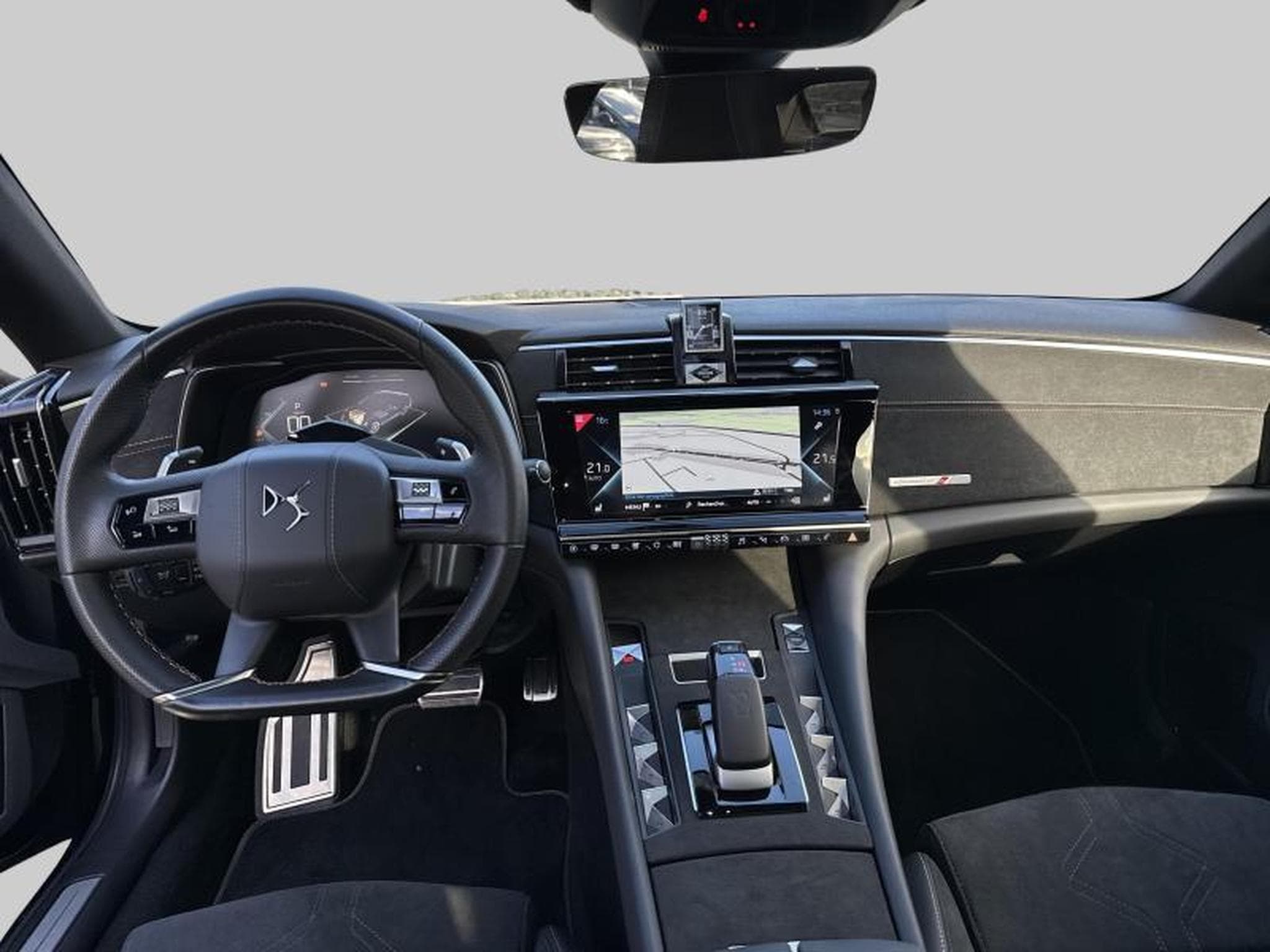 DS Automobiles DS9 9 Performance Line + (2024) - Photo 13