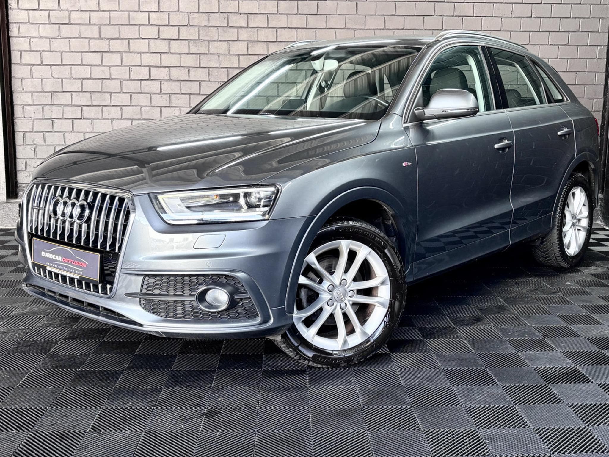 Audi Q3 2.0 TDI S-Line Selection 140 CV *Sièges Chauff* (2014) - Foto 1