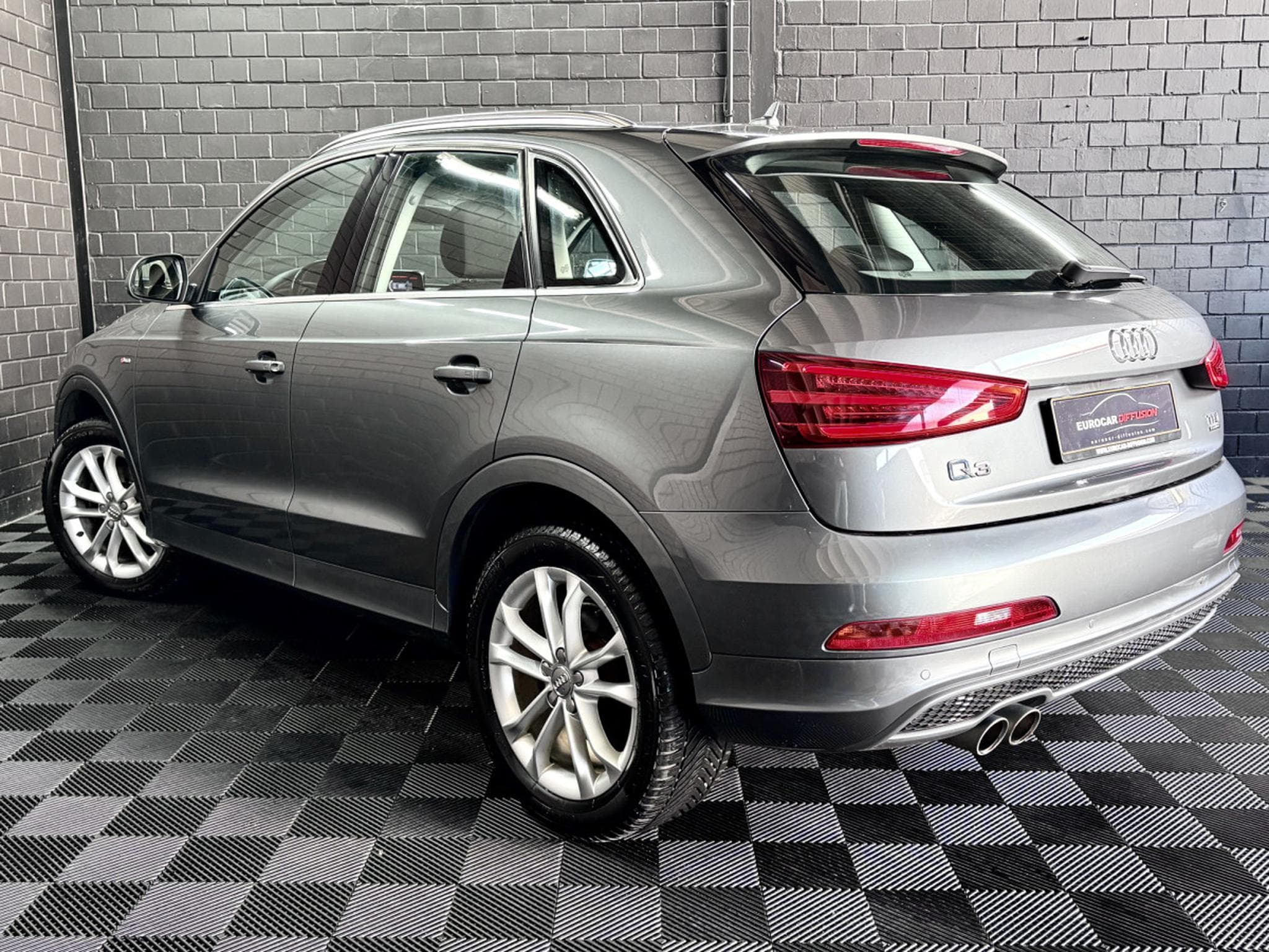 Audi Q3 2.0 TDI S-Line Selection 140 CV *Sièges Chauff* (2014) - Foto 4