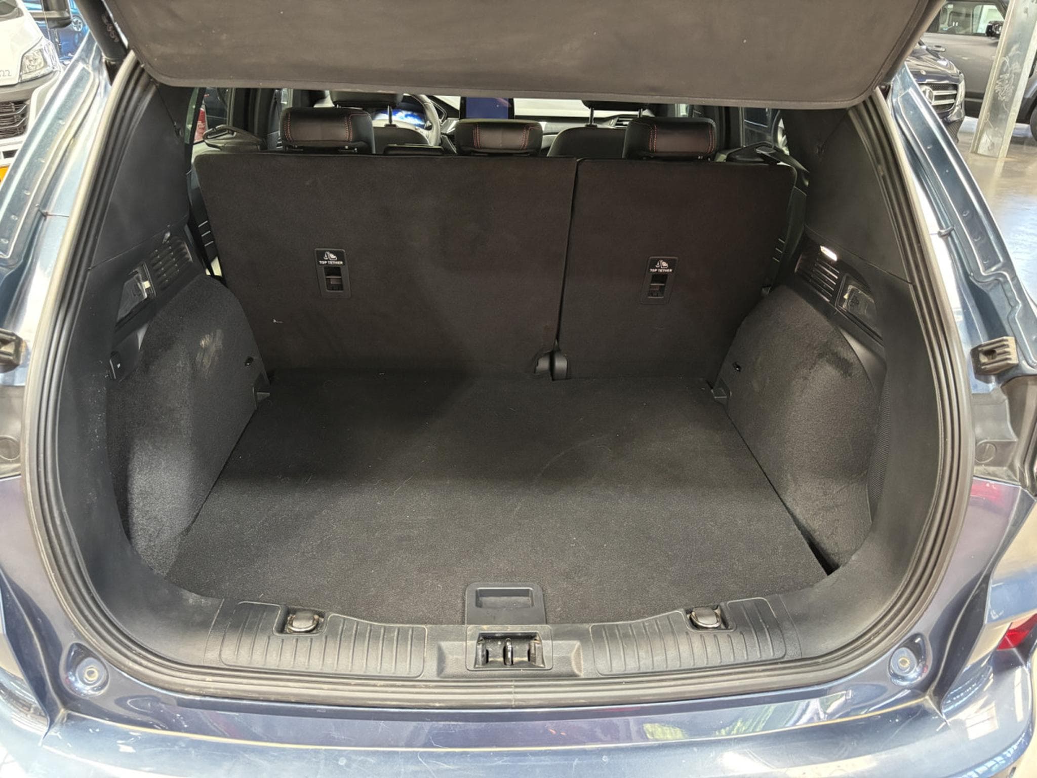 Ford Kuga 2.5 ST-LINE Plug-In (2023) - Photo 14