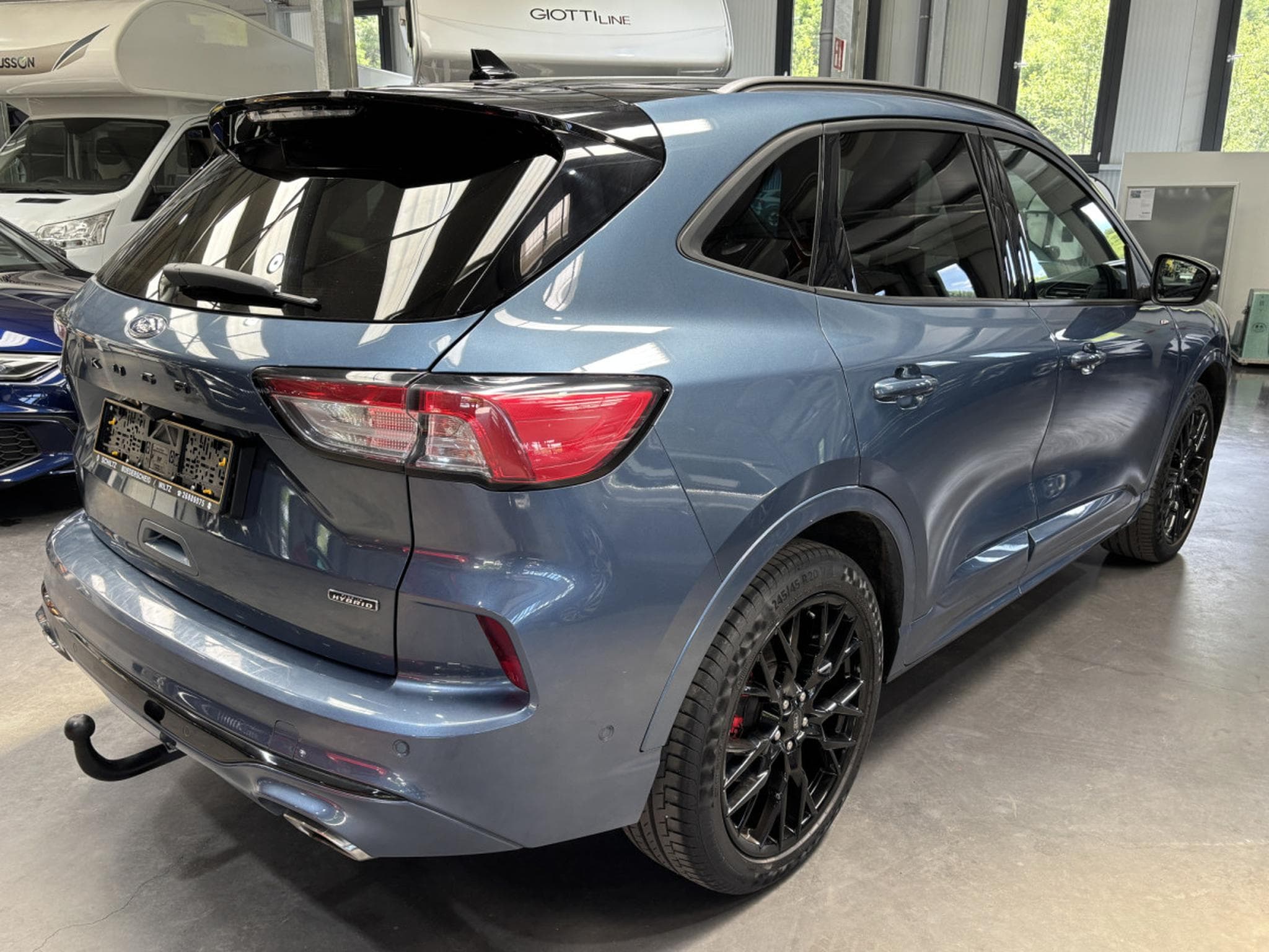 Ford Kuga 2.5 ST-LINE Plug-In (2023) - Photo 3