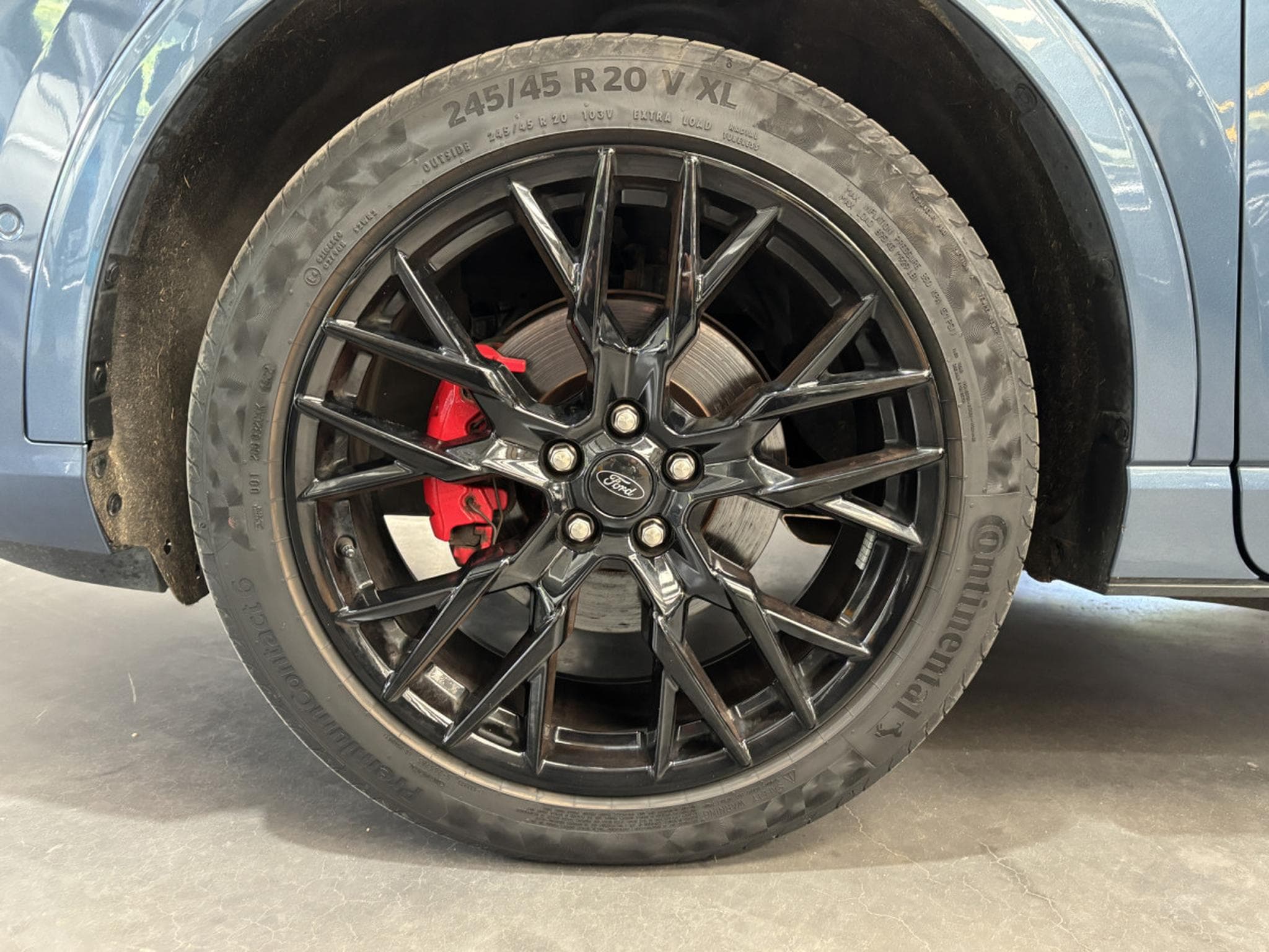 Ford Kuga 2.5 ST-LINE Plug-In (2023) - Photo 8