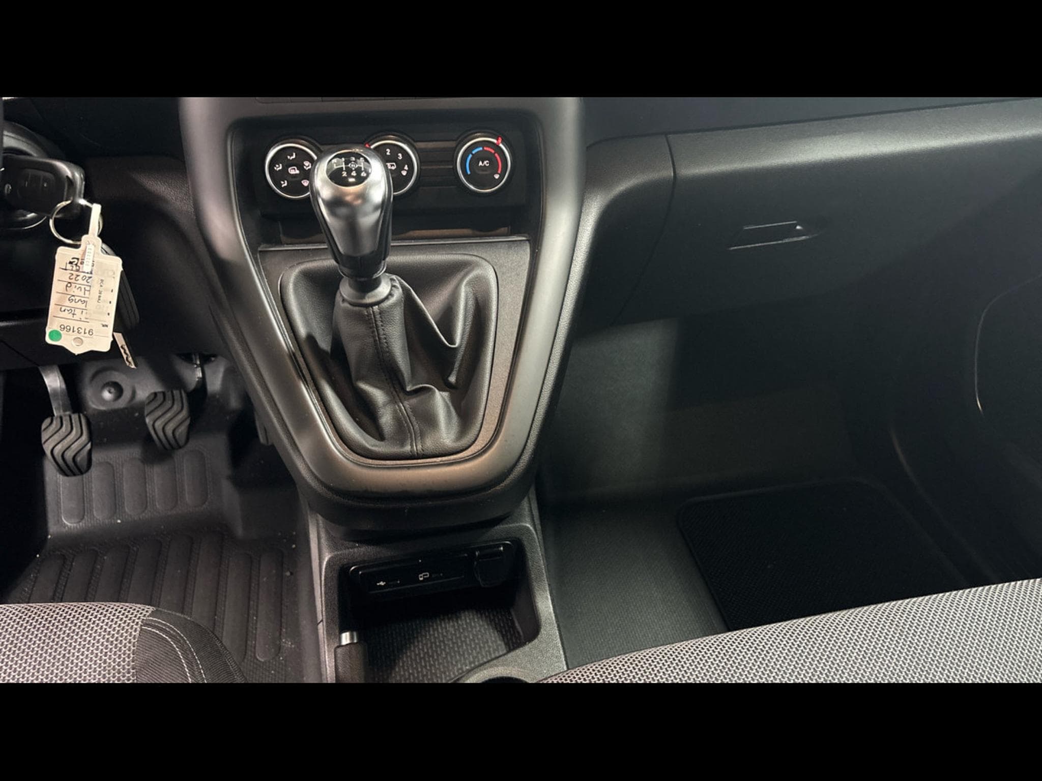 Mercedes Citan 1.5 CDI 95 CV * TVA* CAM * SIEGES CHAUFF. * (2022) - Foto 9