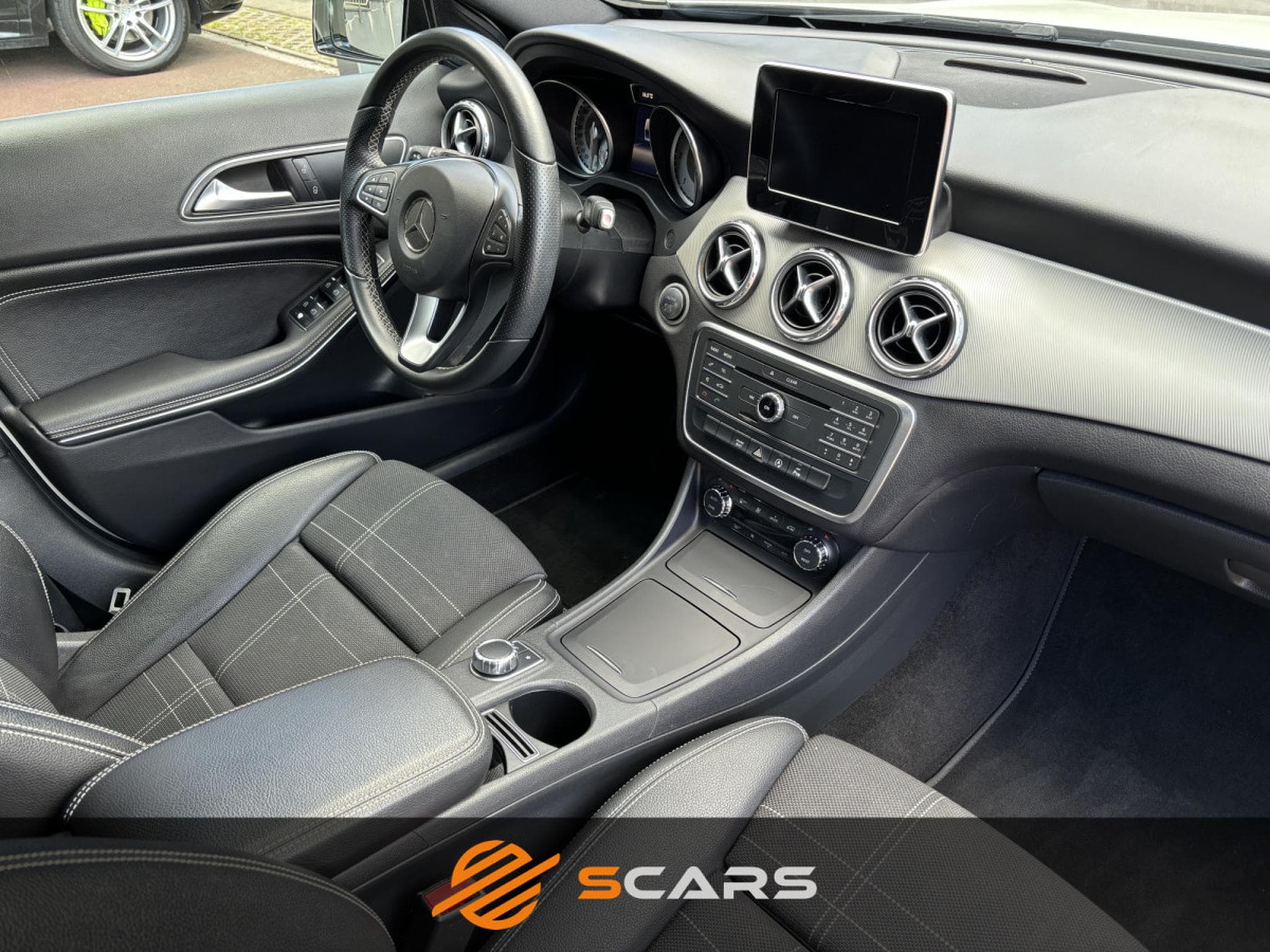 Mercedes GLA 200 Cdi Night Pack 7G-DCT (2016) - Photo 11