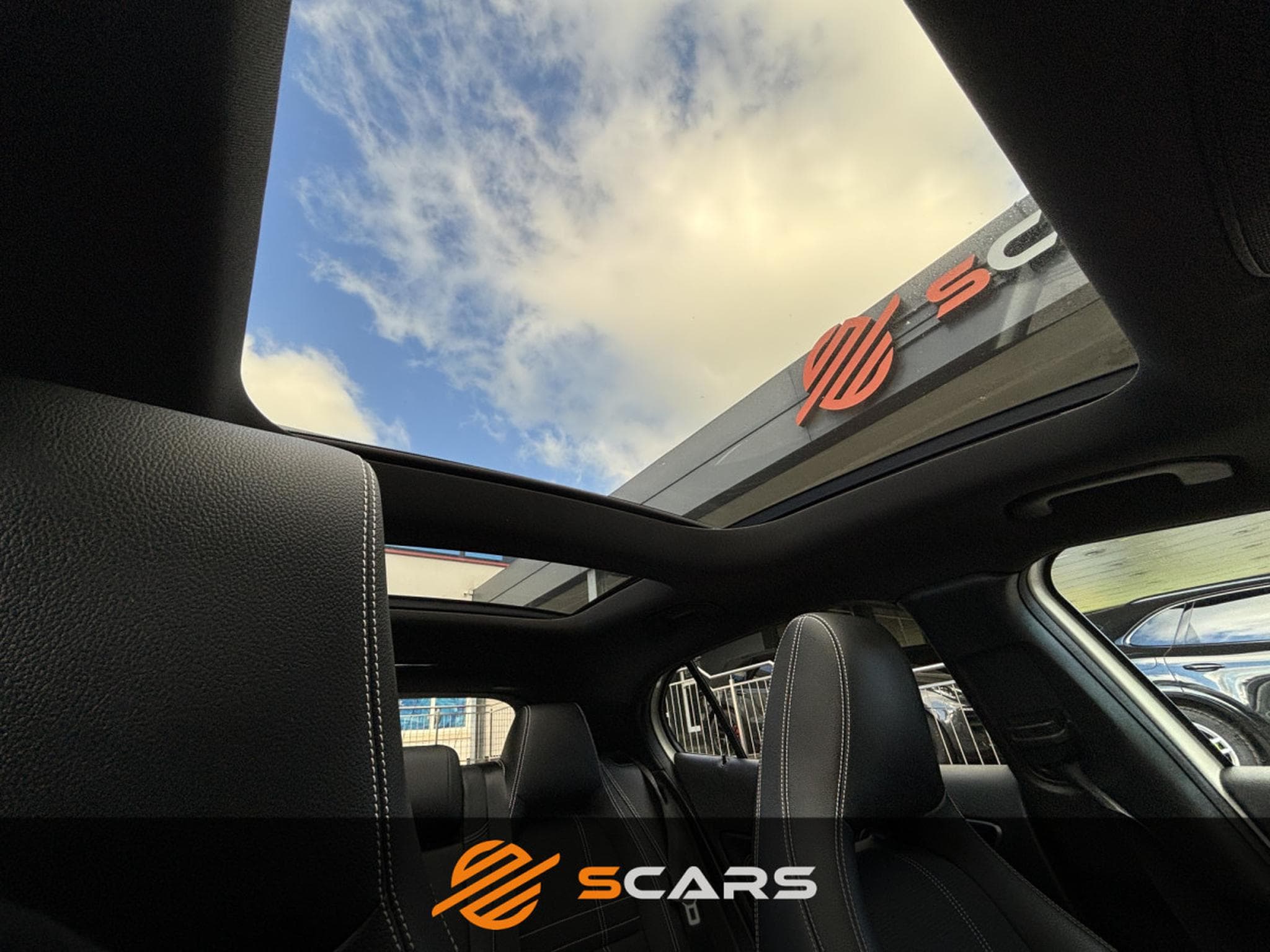 Mercedes GLA 200 Cdi Night Pack 7G-DCT (2016) - Photo 13