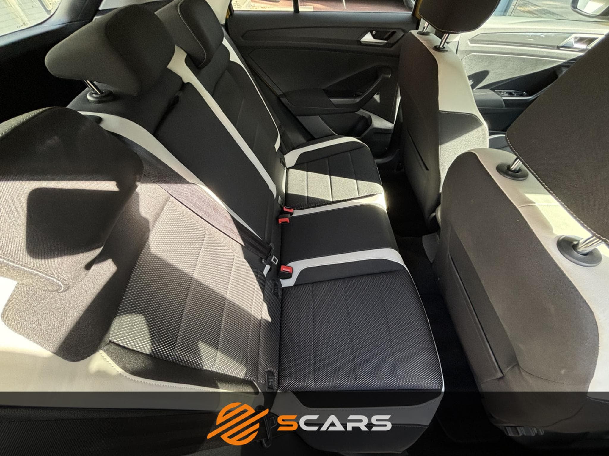 VW T-Roc 2.0 TDI DSG 4Motion 150cv (2020) - Photo 10