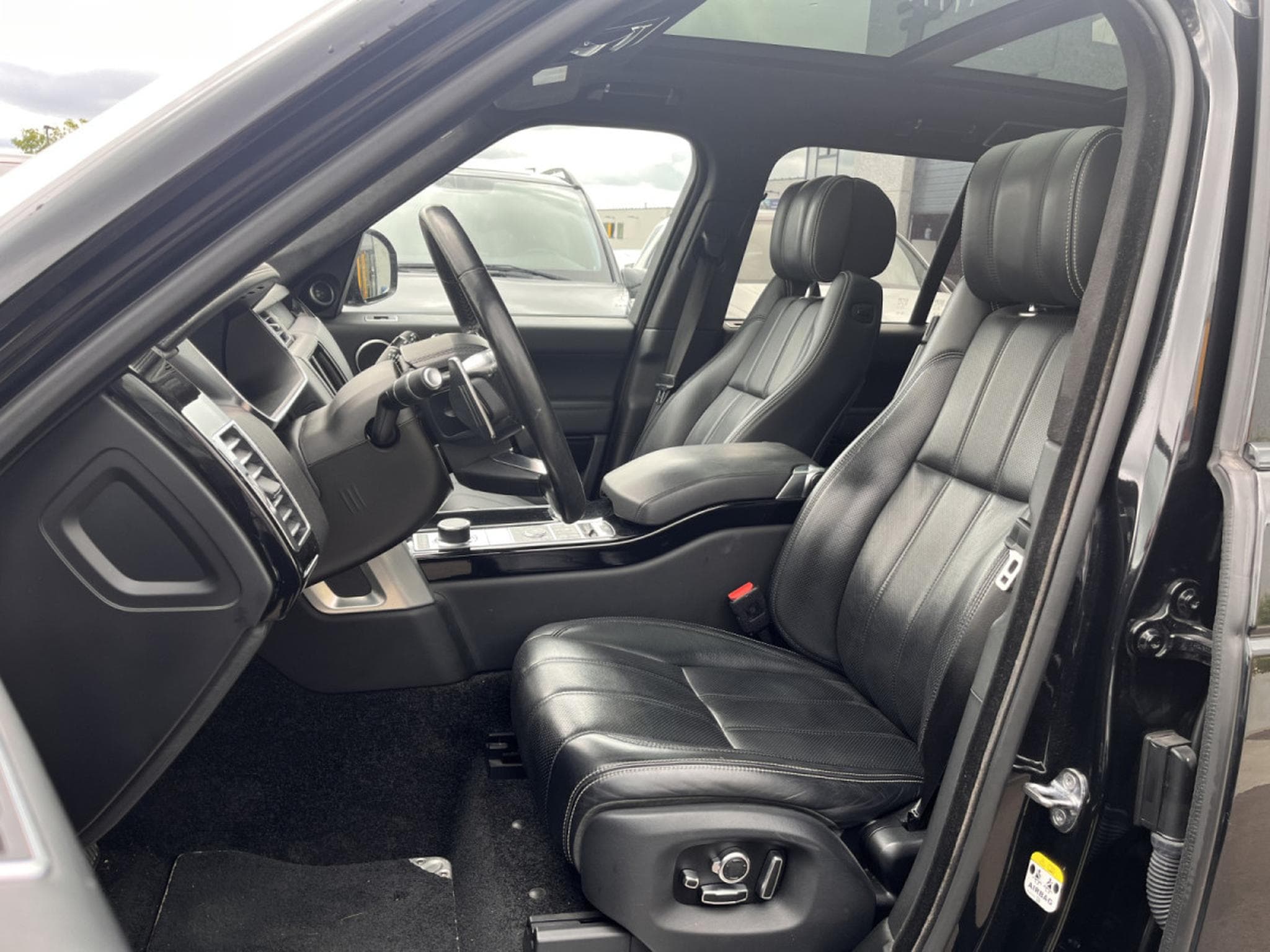 Land-Rover Range Rover SDV8 4.4 Autobiography/STARTECH/DVD/*VOLL*AHK/1ST HAND (2016) - Photo 4