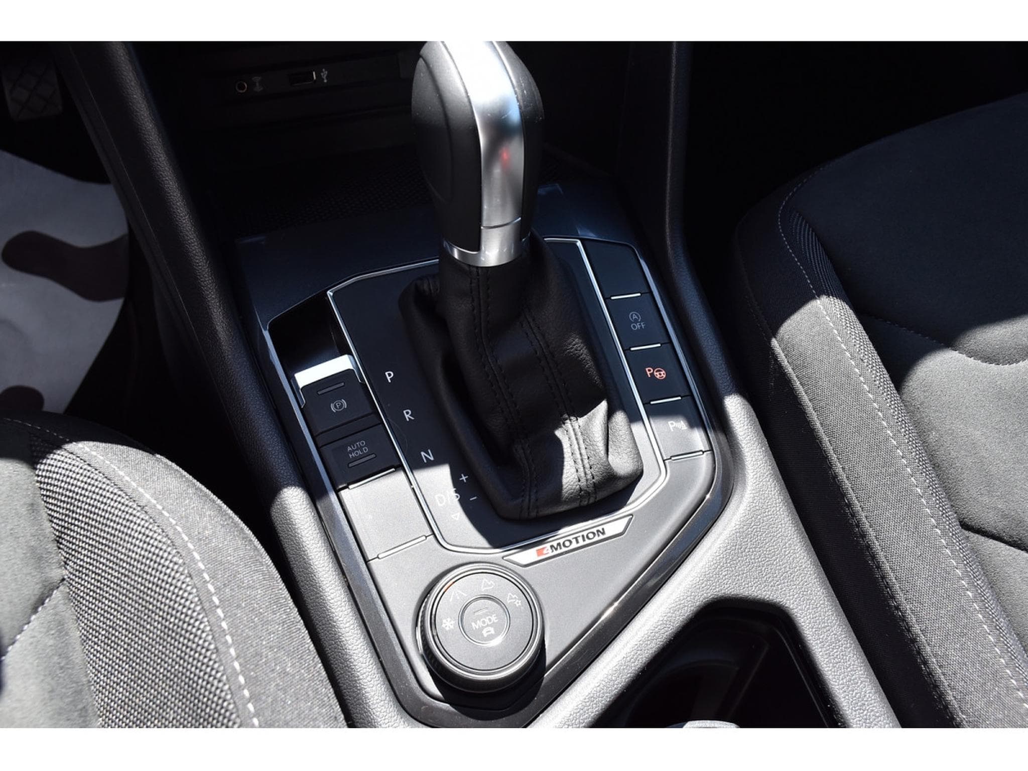VW Tiguan 2.0 TSI 4Motion Highline DSG ACC LANE GPS CAM PARK 1° MAIN (2018) - Foto 19