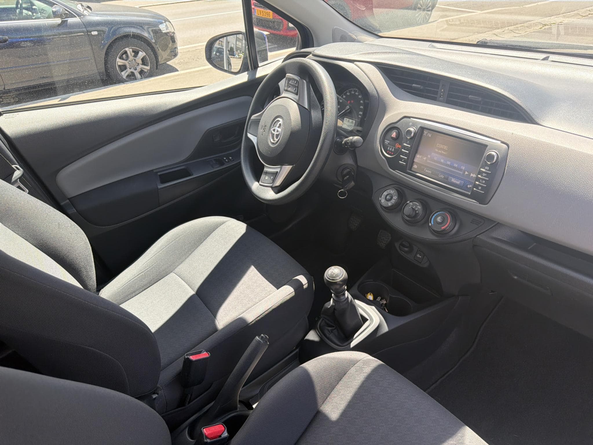 Toyota Yaris 1.5 BM6 112CV (2018) - Foto 10