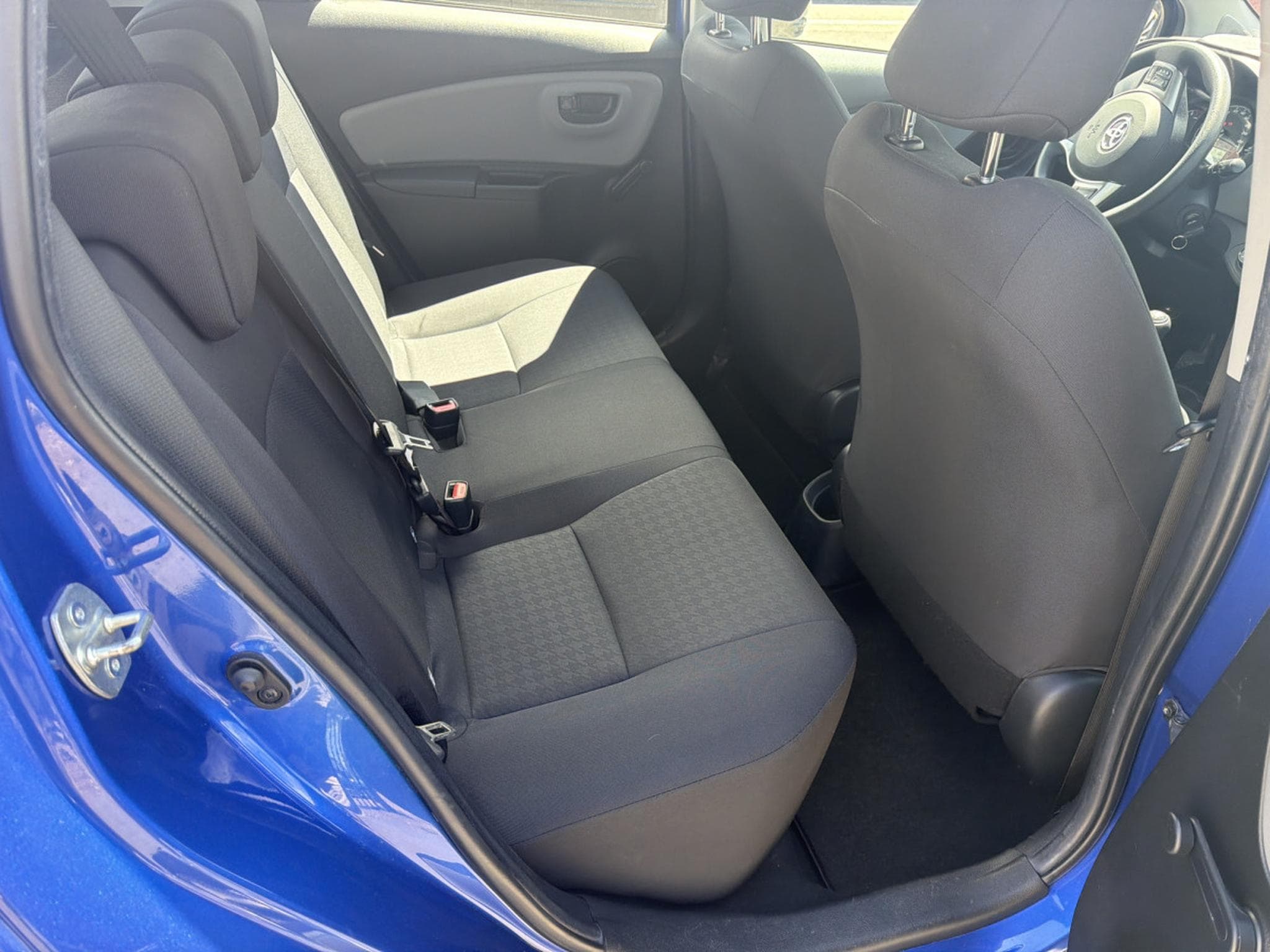 Toyota Yaris 1.5 BM6 112CV (2018) - Foto 8