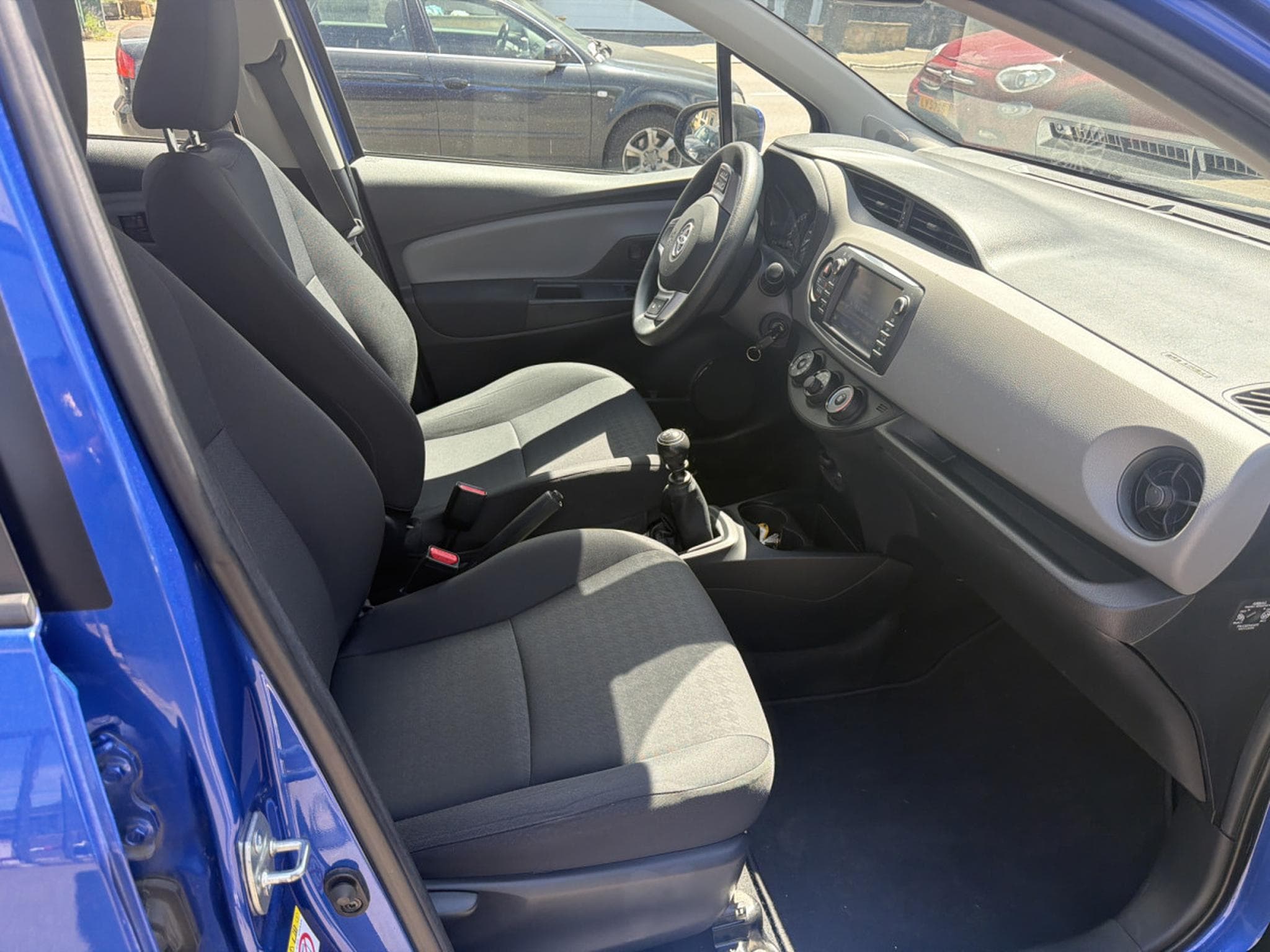 Toyota Yaris 1.5 BM6 112CV (2018) - Foto 9