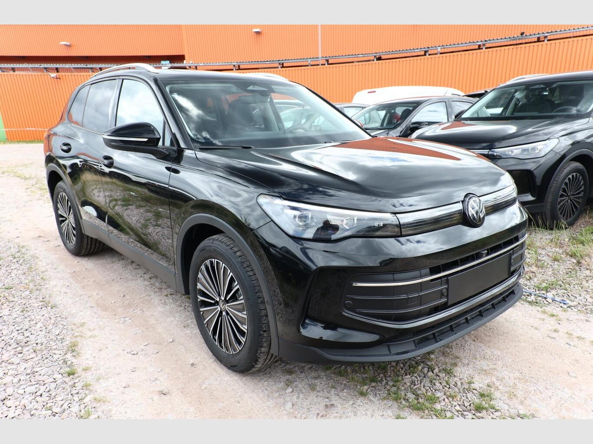 VW Tiguan DSG LED+ Pano (2026) - Foto 2