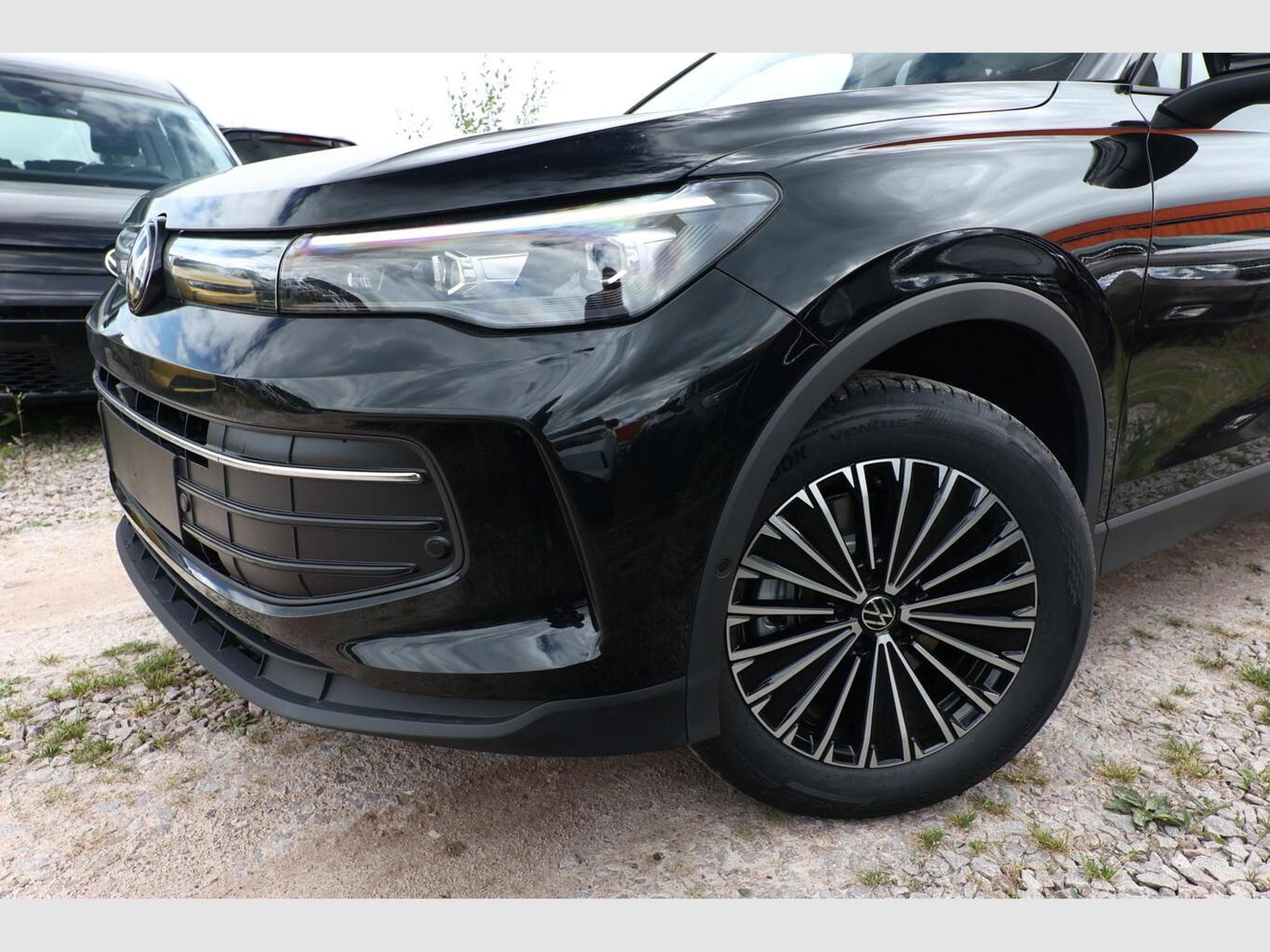 VW Tiguan DSG LED+ Pano (2026) - Foto 5