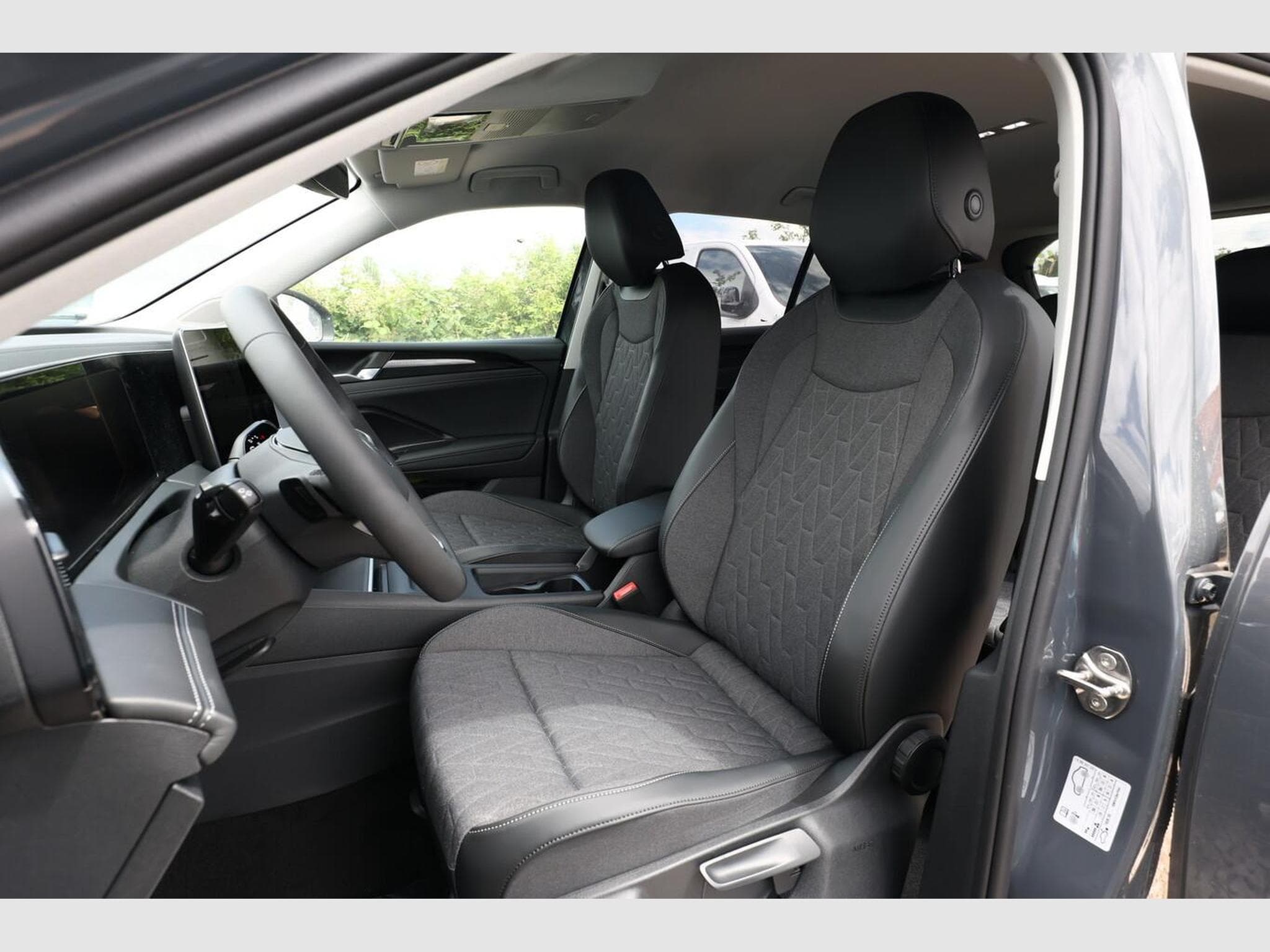VW Tiguan DSG LED+ Nav (2026) - Photo 6