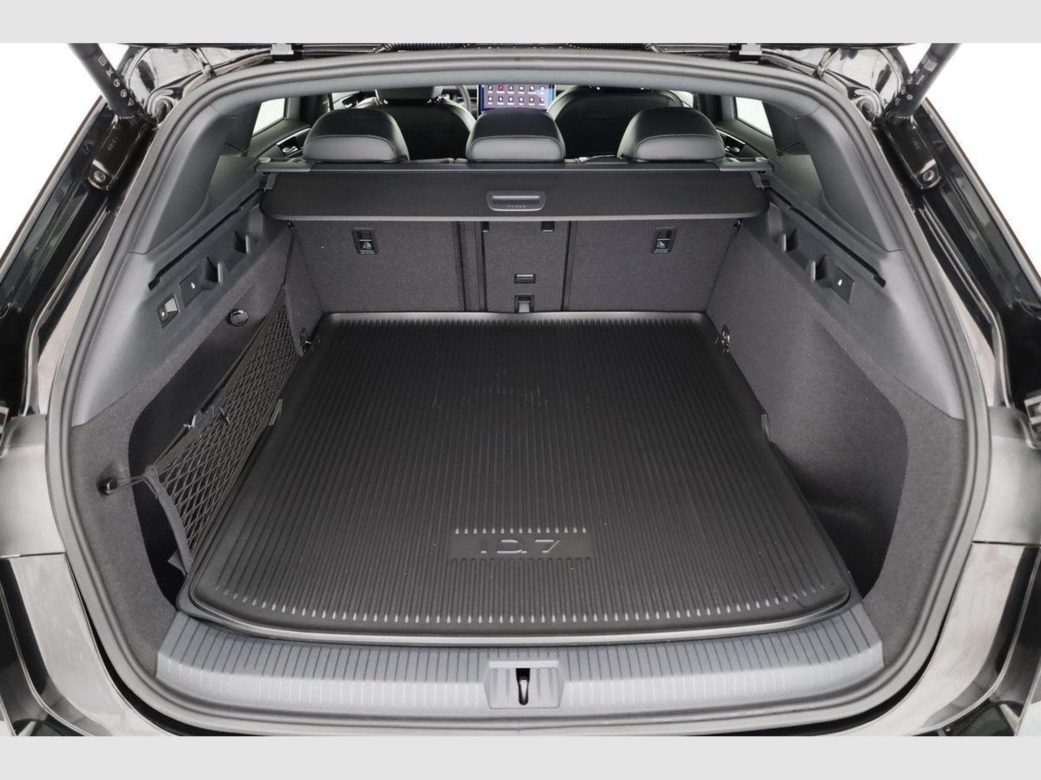 VW ID.7 Pro 210 kW (2026) - Photo 11