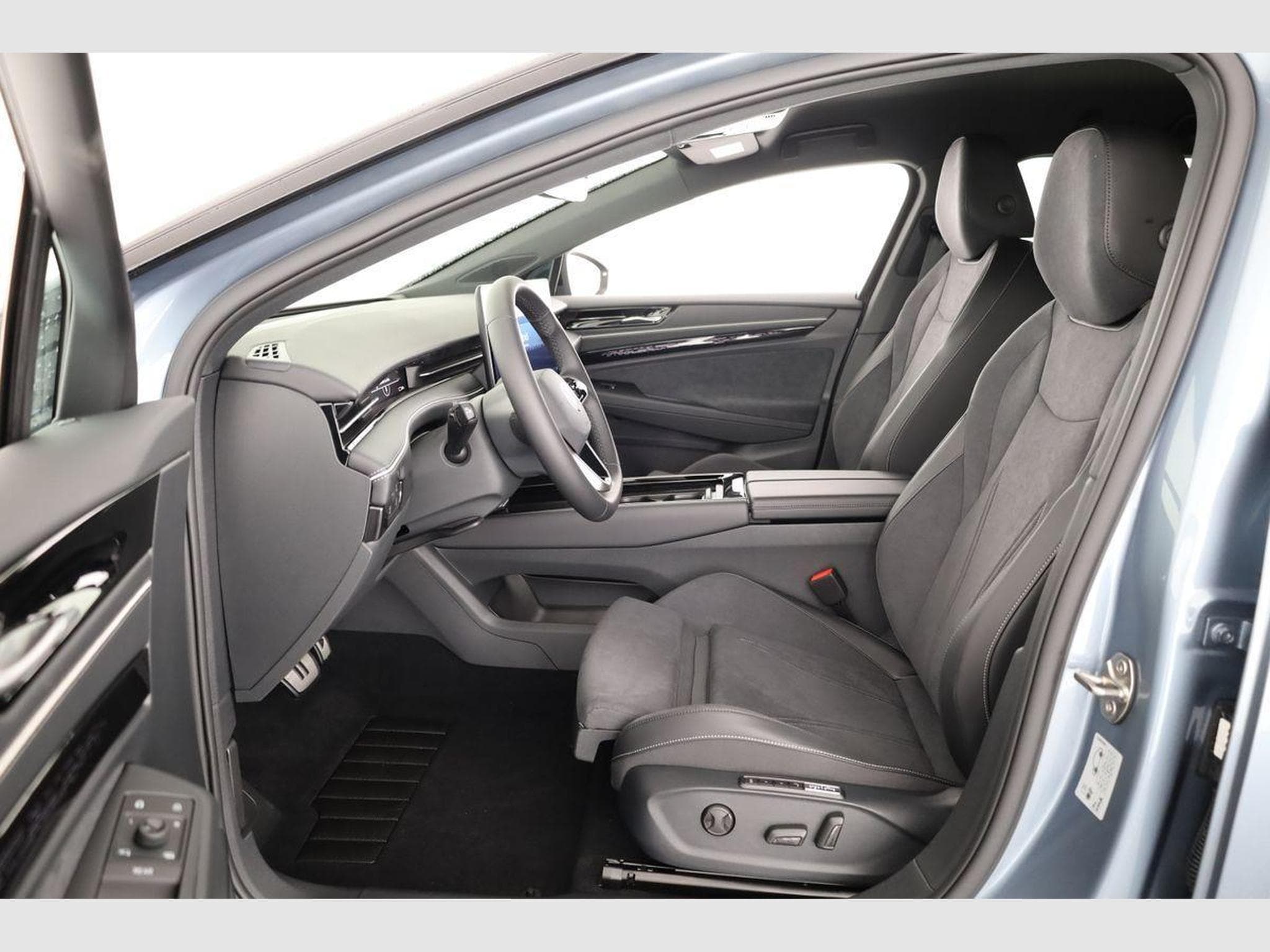 VW ID.7 Pro 210 kW (2026) - Photo 10