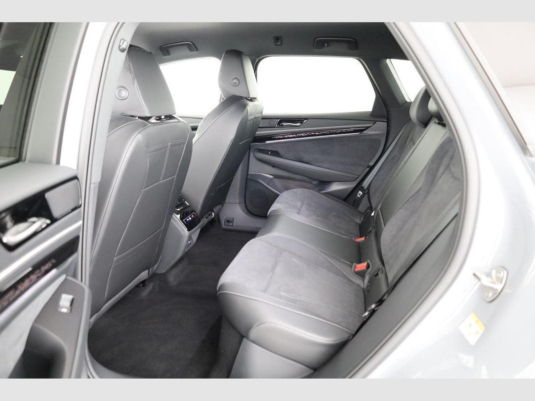VW ID.7 Pro 210 kW (2026) - Foto 10