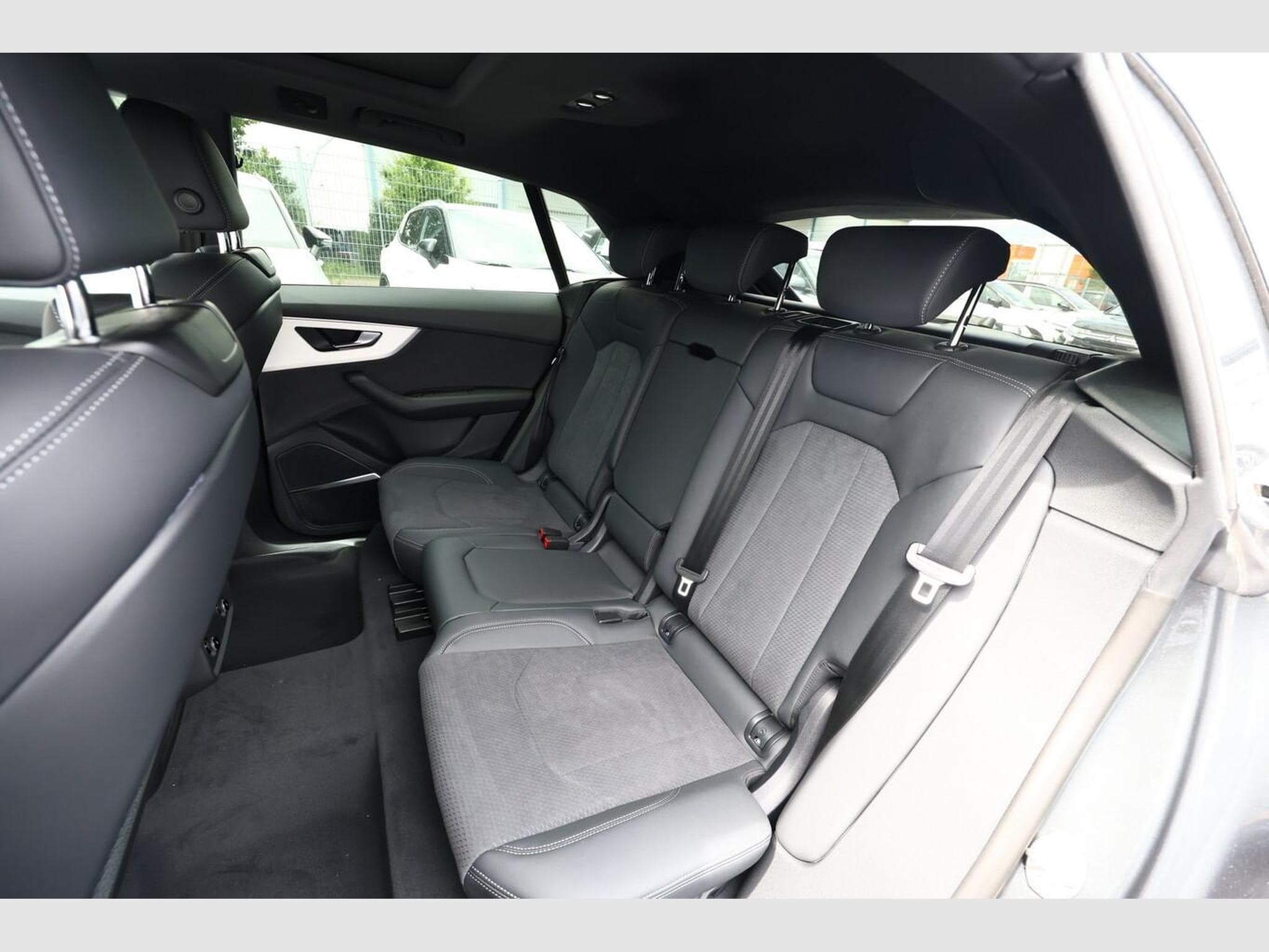 Audi Q8 S line (2026) - Photo 10