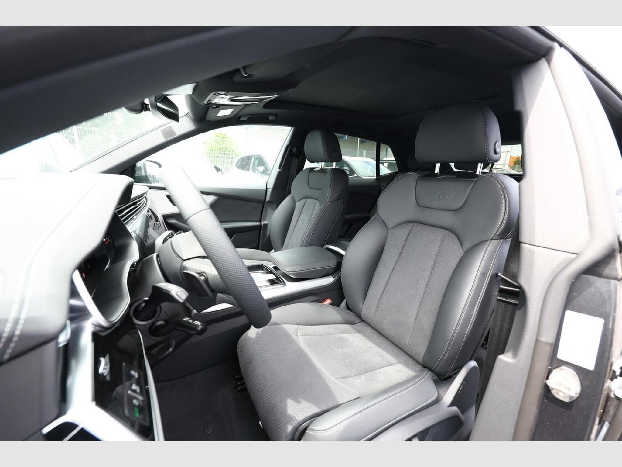 Audi Q8 S line (2026) - Photo 6