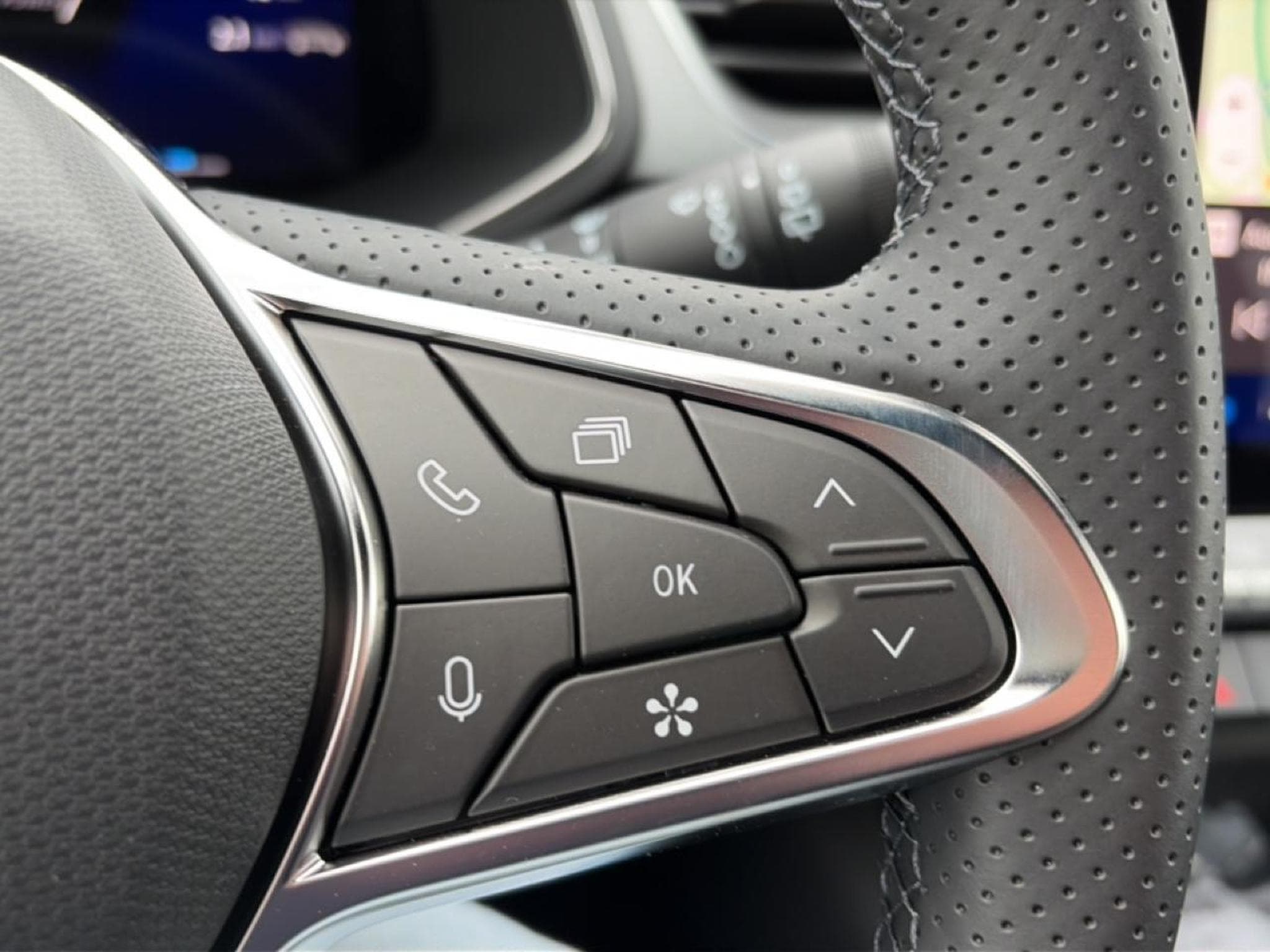 Renault SYMBIOZ 1.8 E-TECH FULL HYBRID 160 TECHNO (2026) - Photo 16