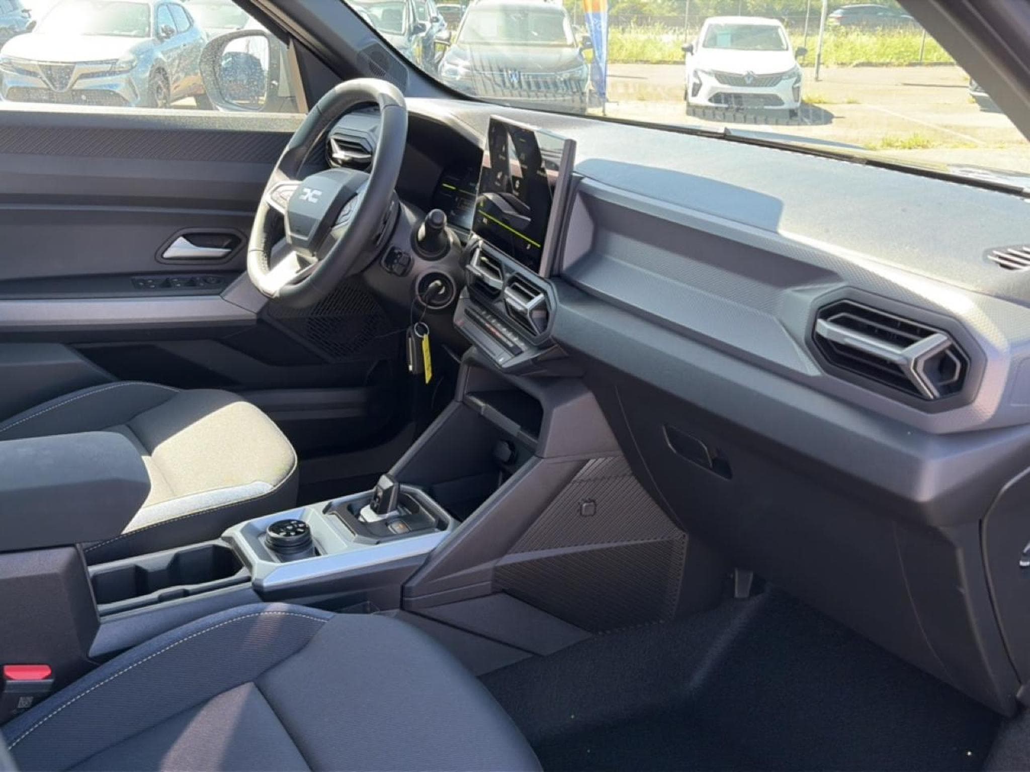 Dacia DUSTER 1.2 HYBRID-G 150 EXPRESSION 4X4 (2026) - Photo 13